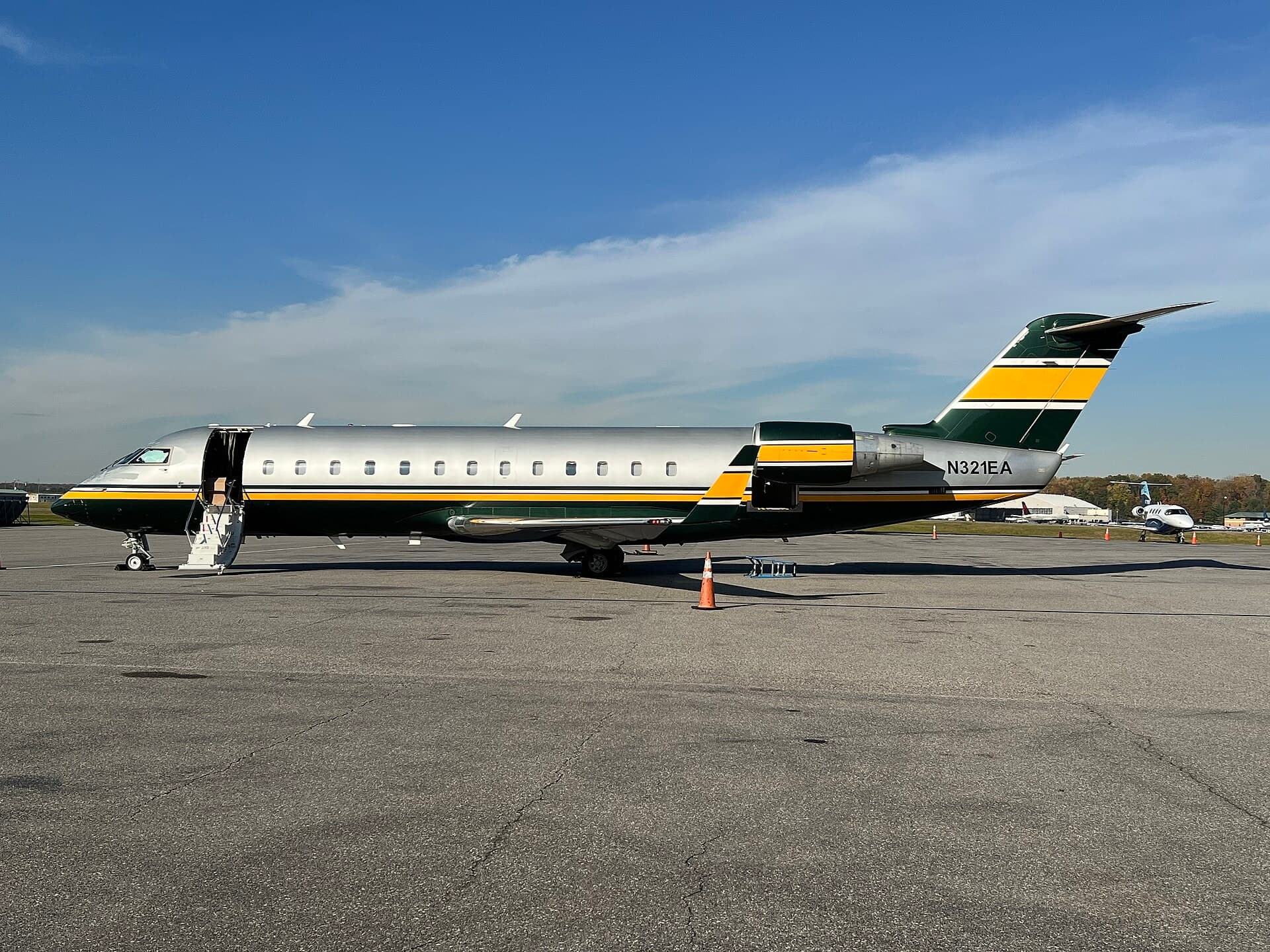 N321EA — Business jet