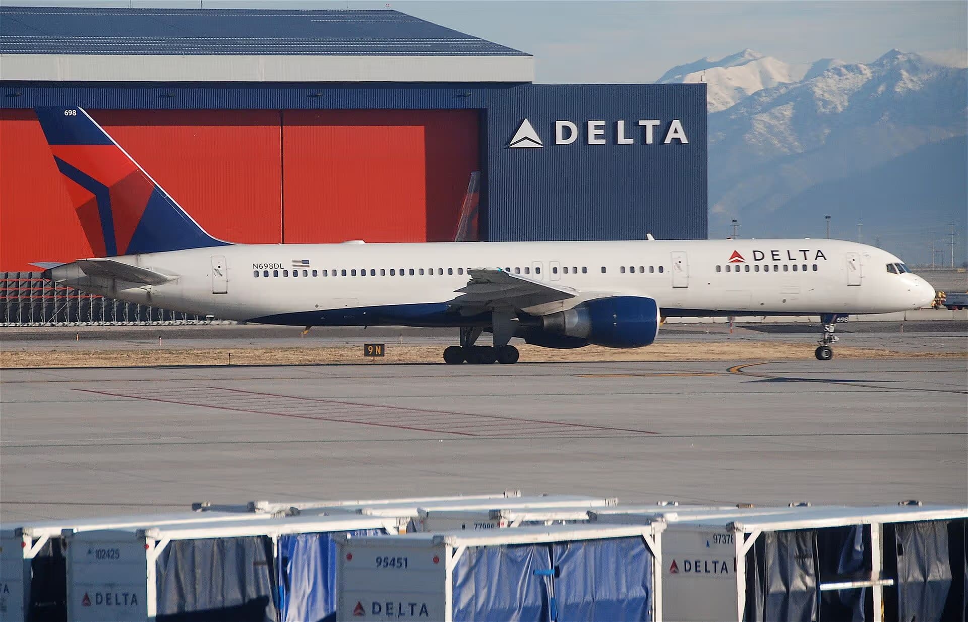 N698DL — Boeing