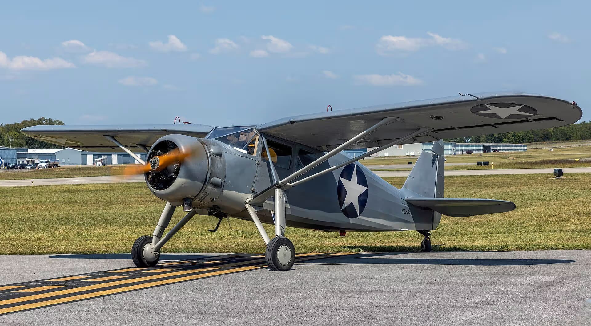 N52427 — Single-engine aircraft