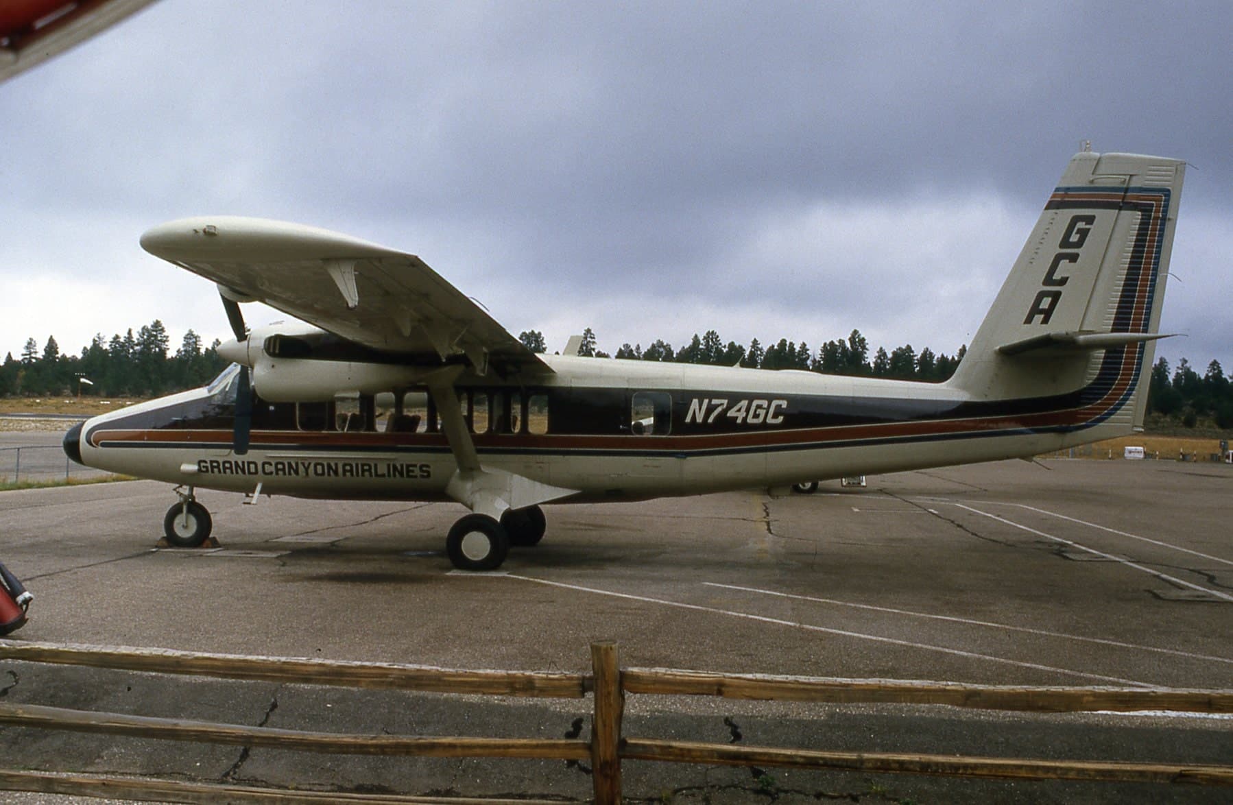 N74GC — De Havilland