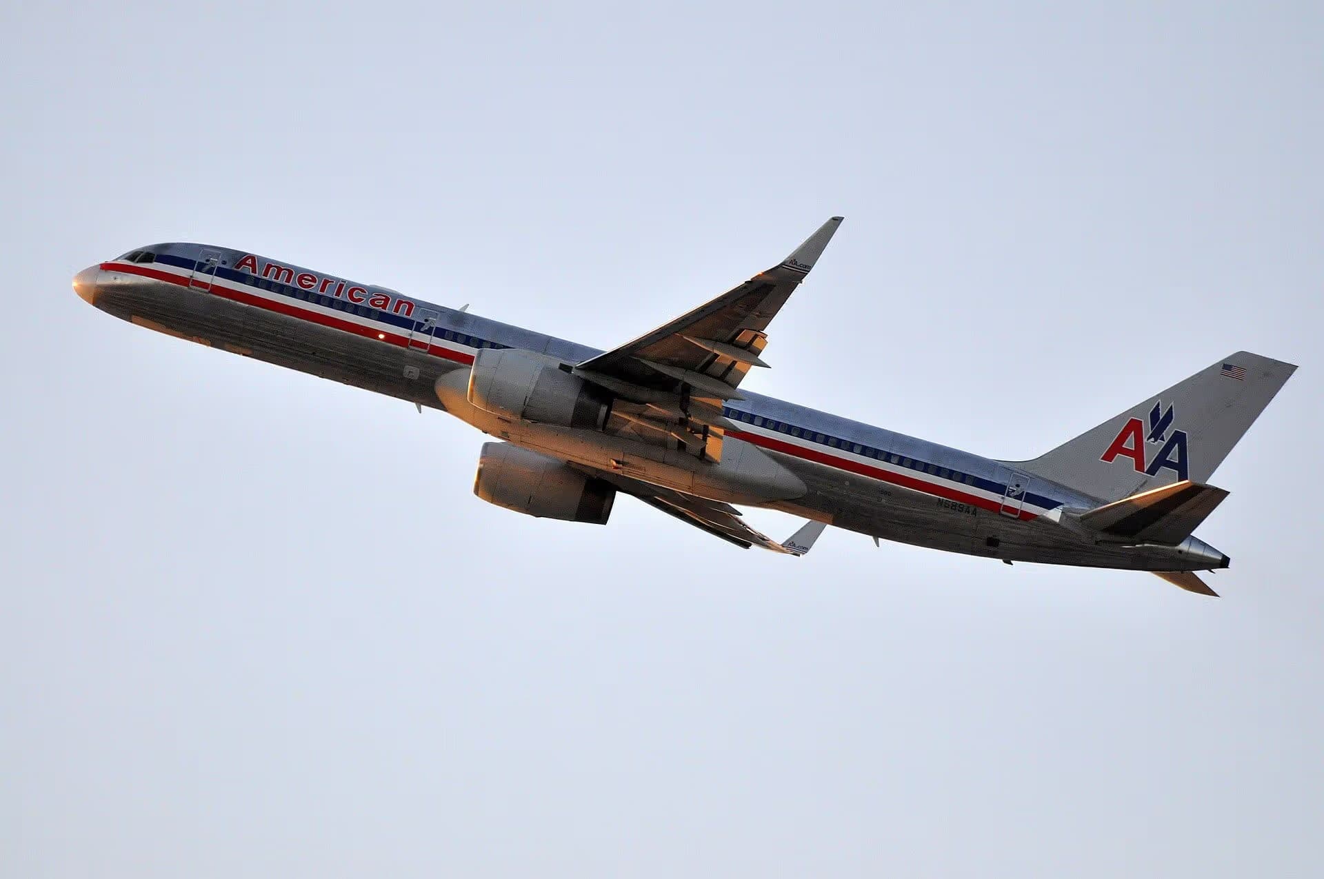 N689AA — Boeing