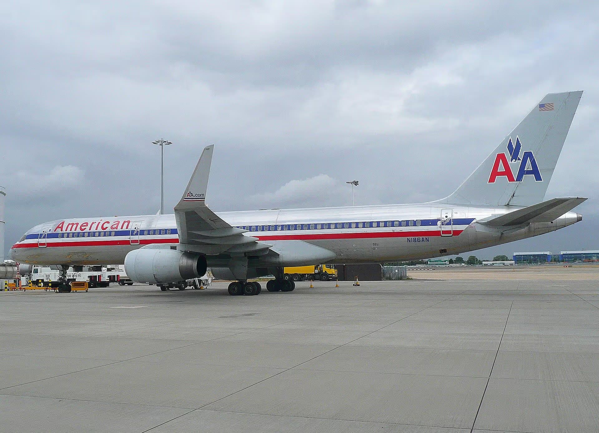 N186AN — Twin-engine aircraft