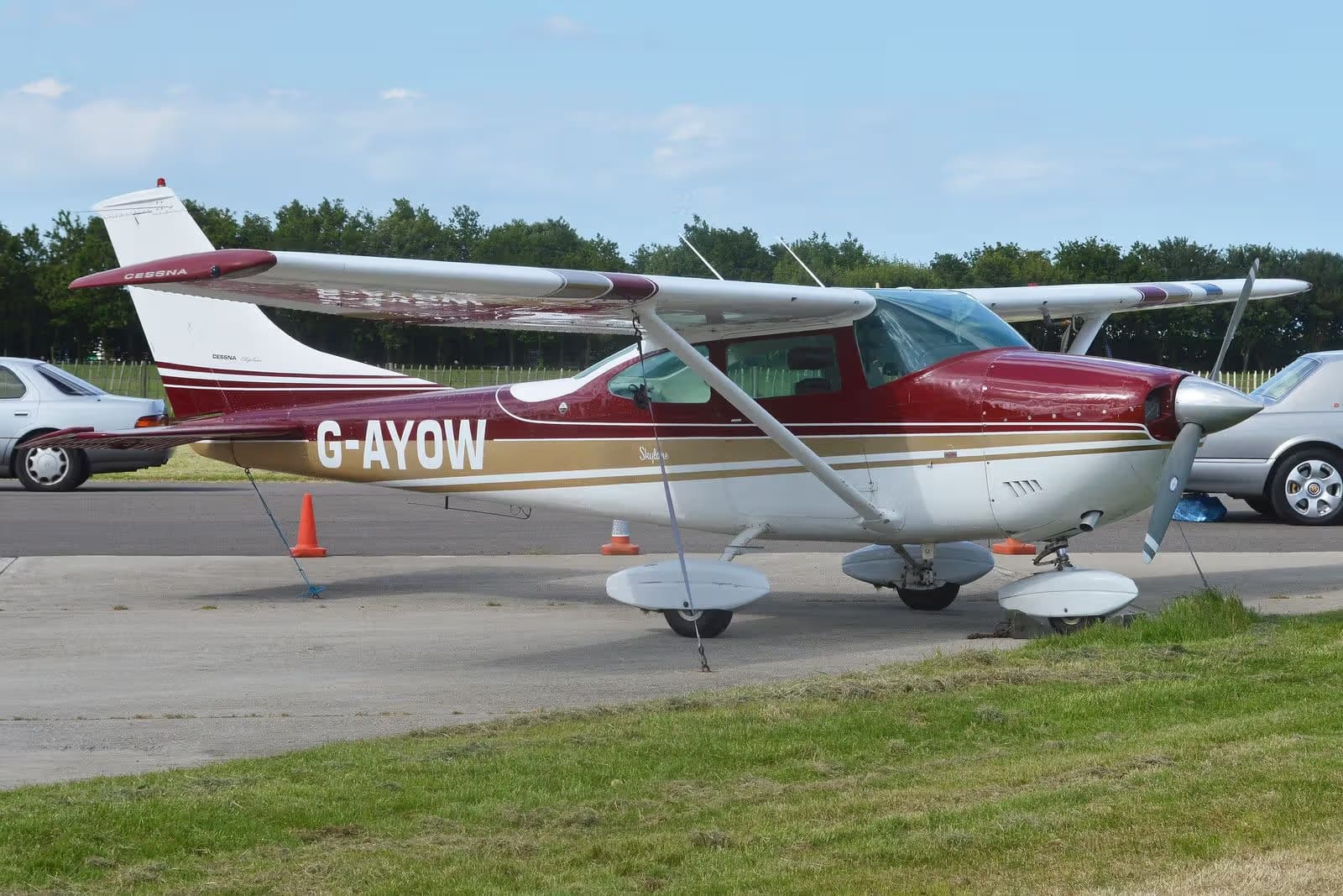 G-AYOW — Cessna