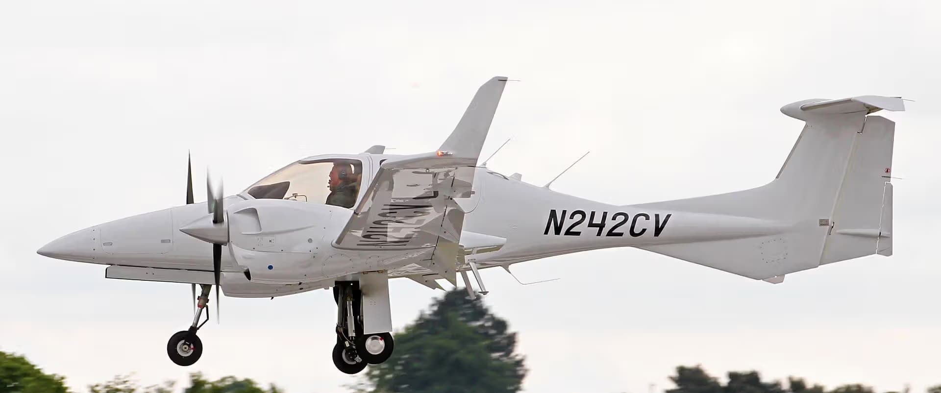 N242CV — Diamond