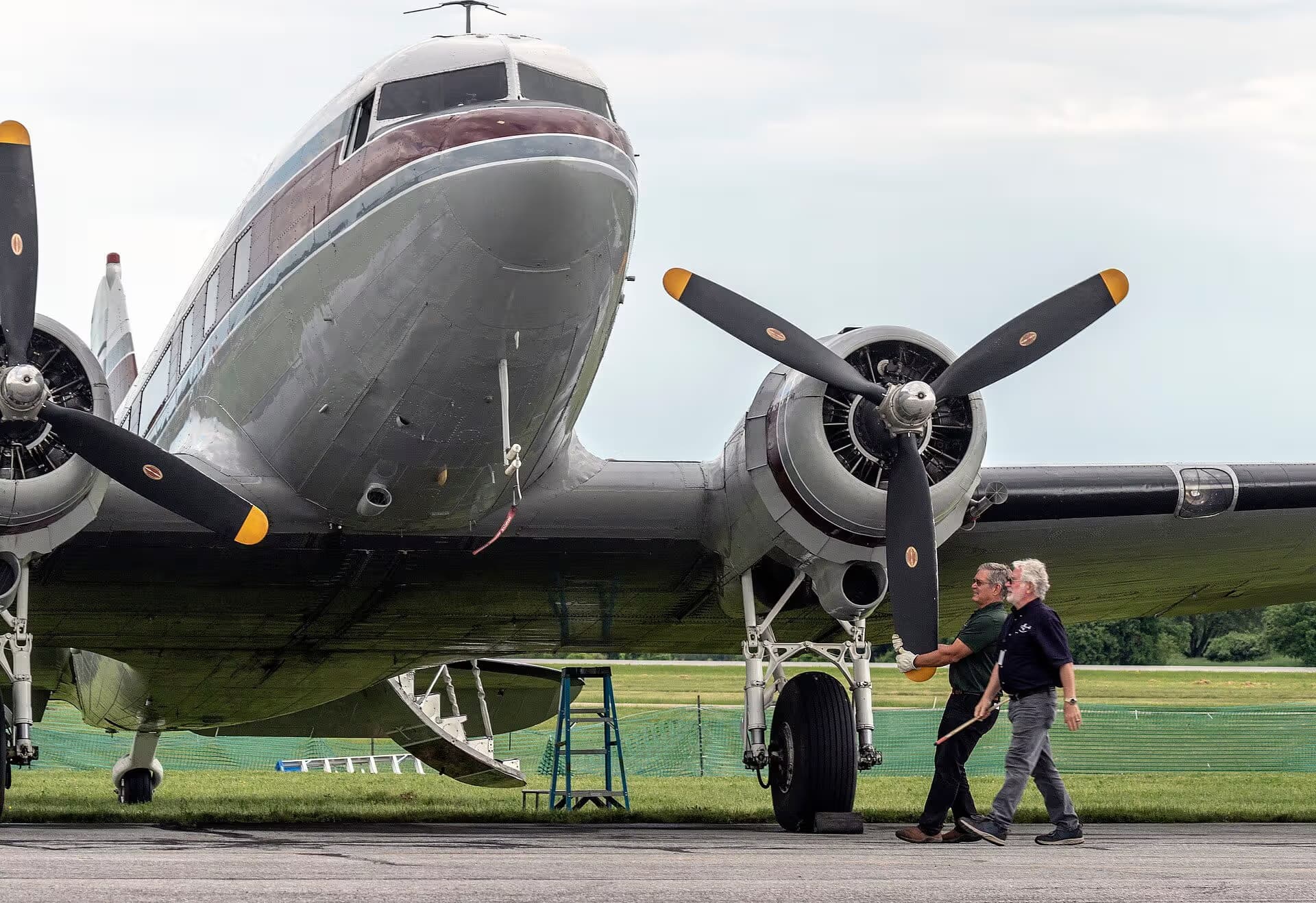N103NA — Douglas