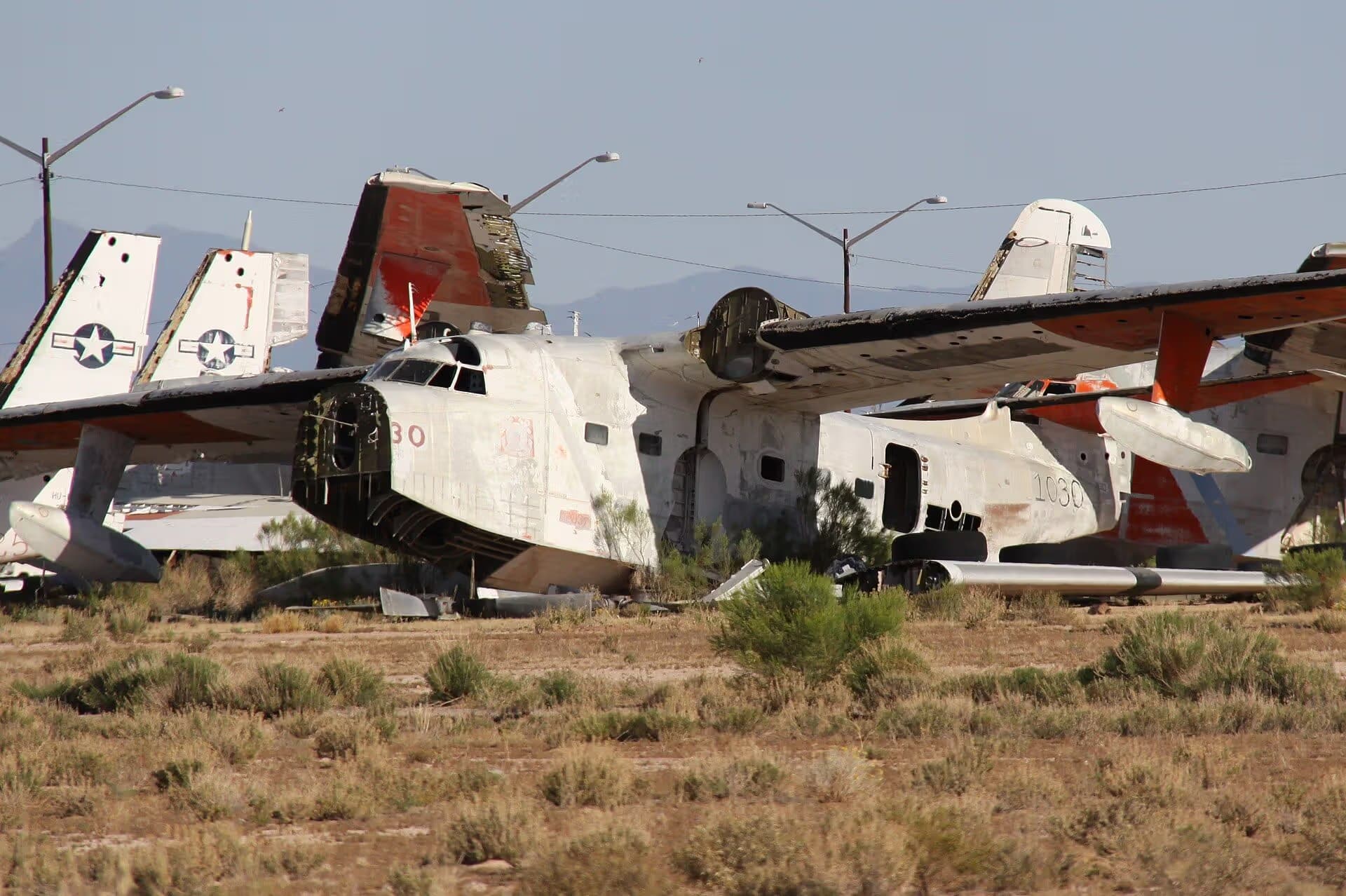 Unidentified — Twin-engine aircraft