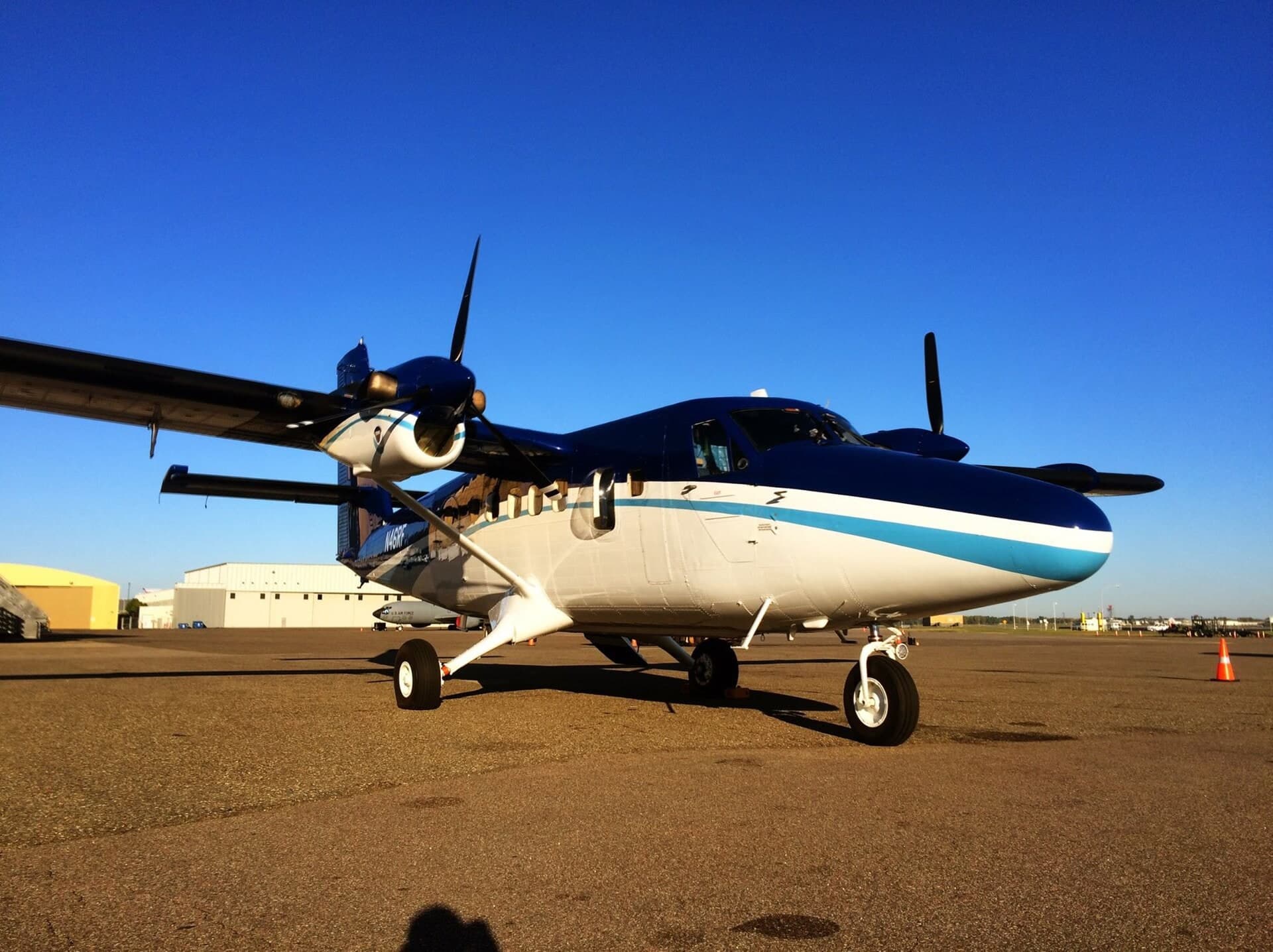 N46RF — De Havilland
