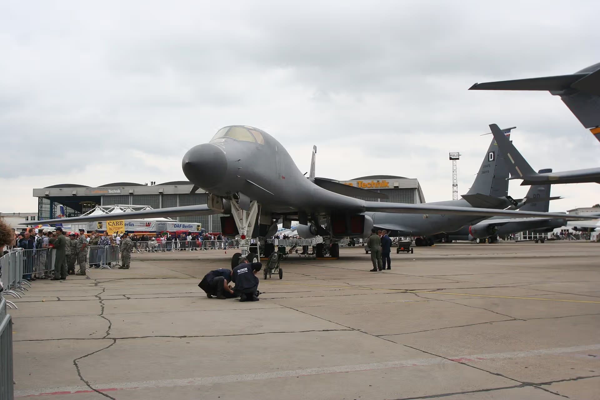 Unidentified — Aircraft