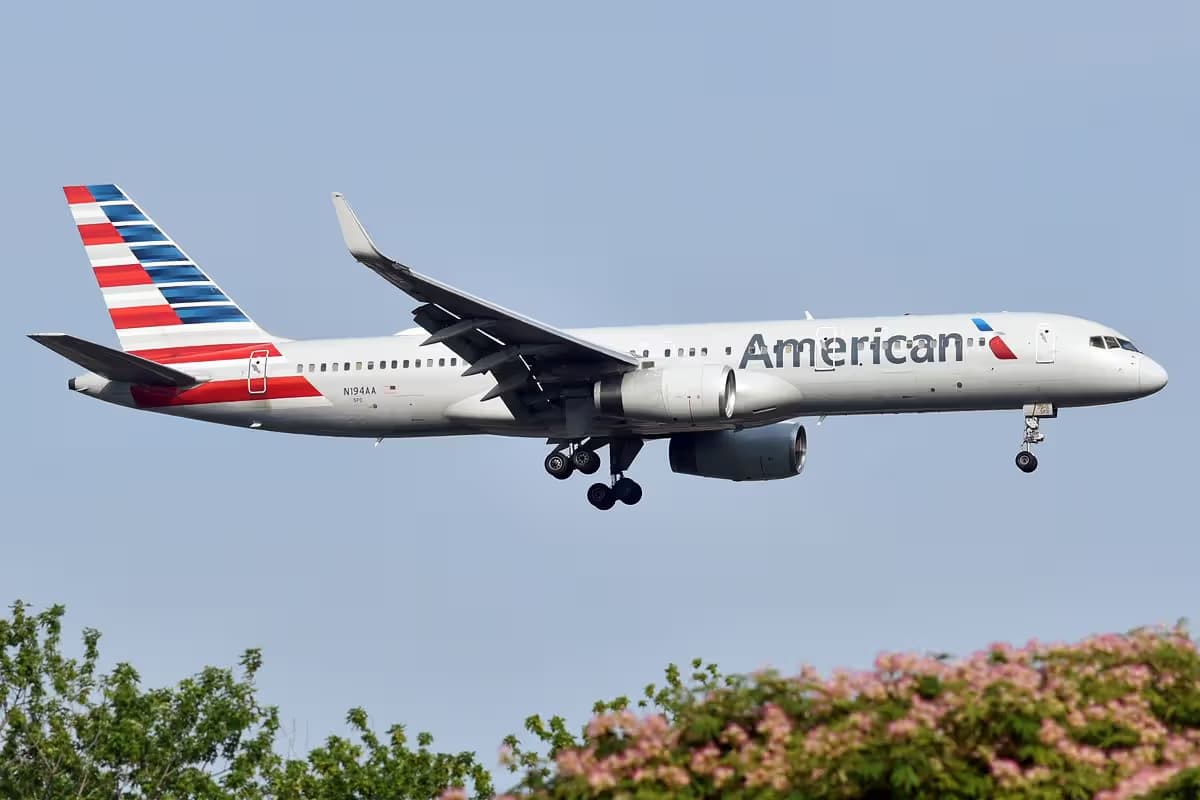 N194AA — Boeing