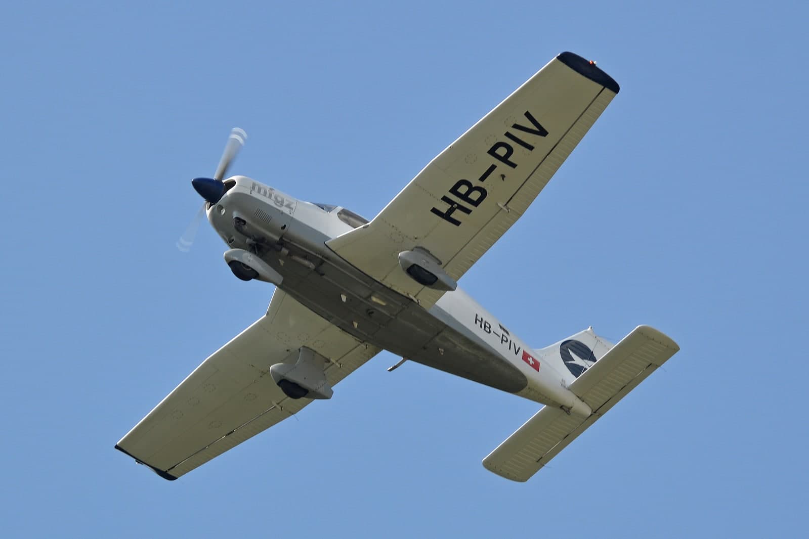 HB-PIV — Piper