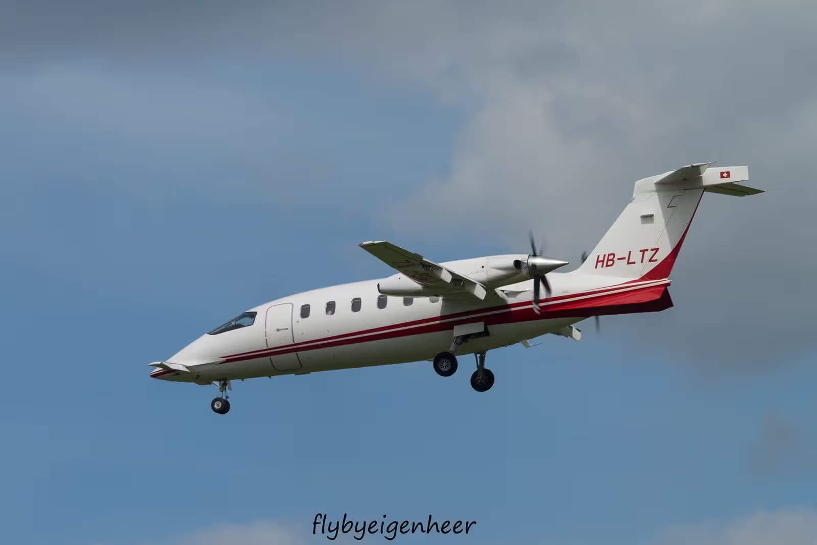 HB-LTZ — Aircraft