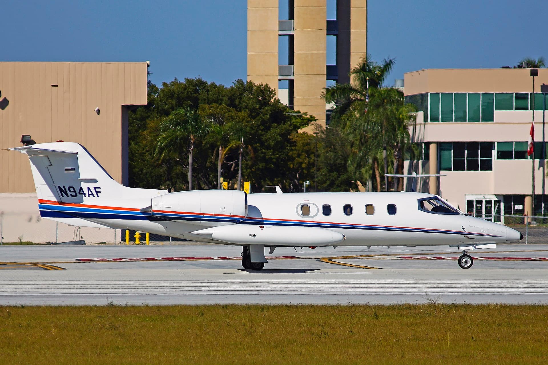 N94AF — Business jet