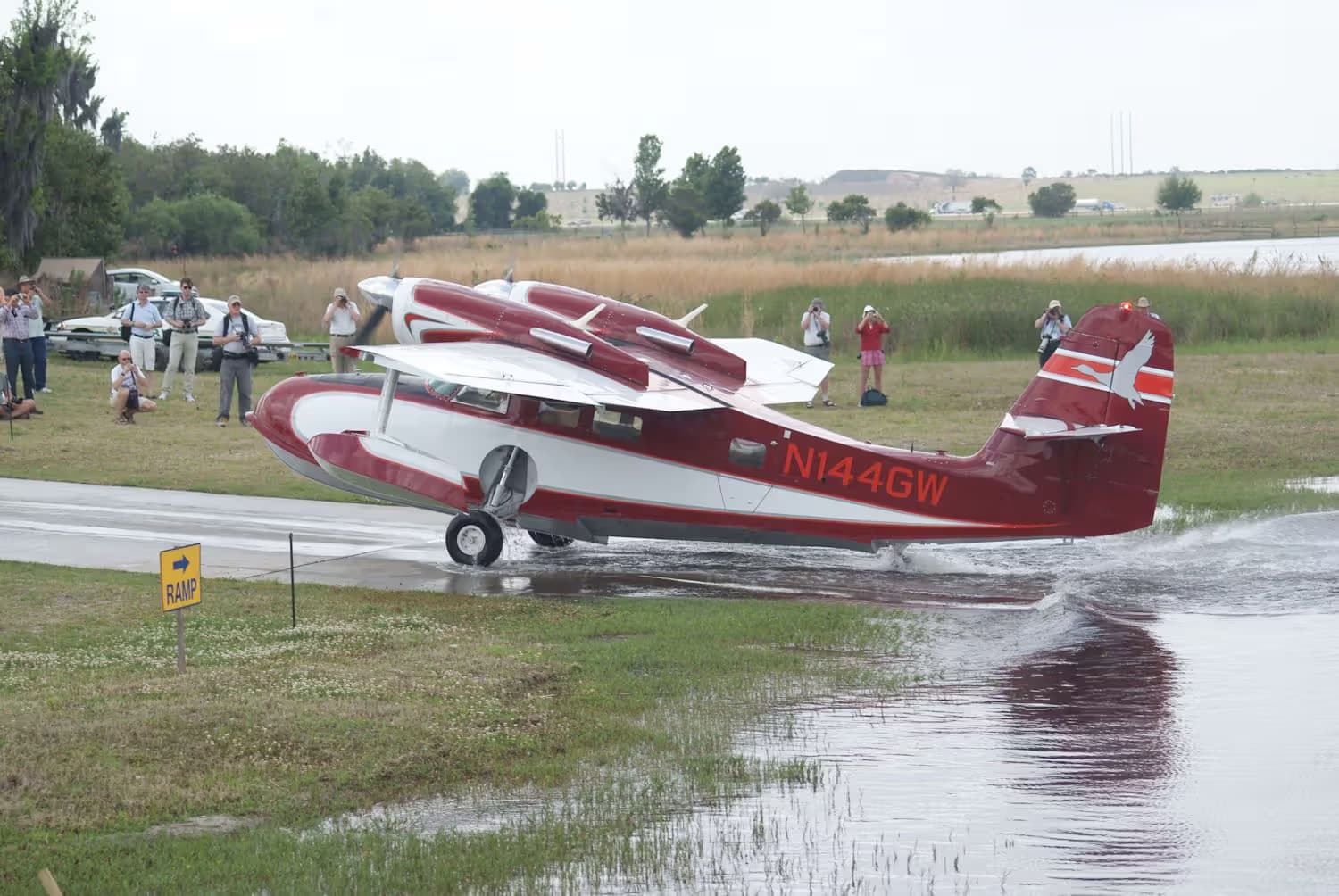 N144GW — Twin-engine aircraft