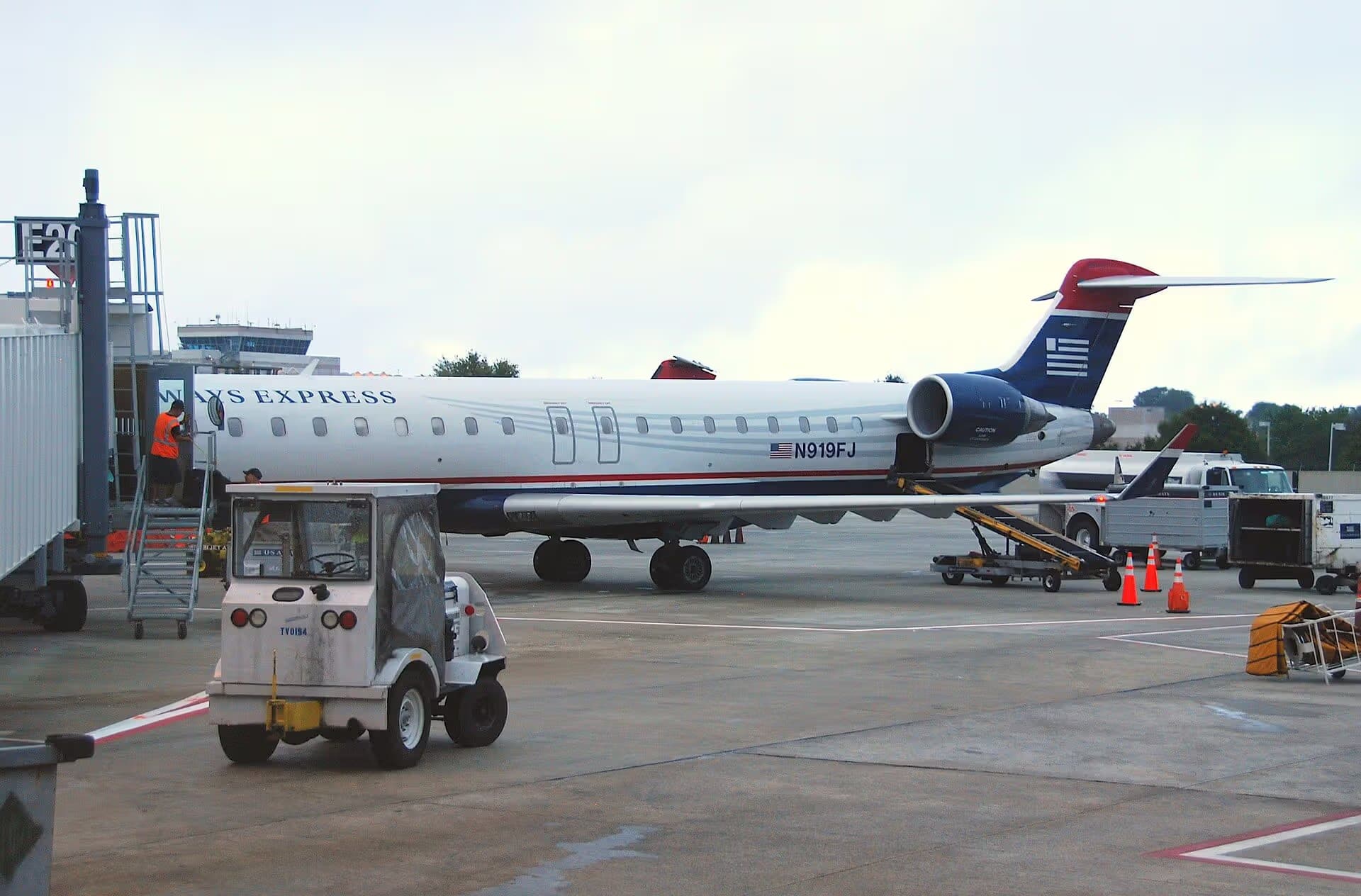 N919FJ — Bombardier