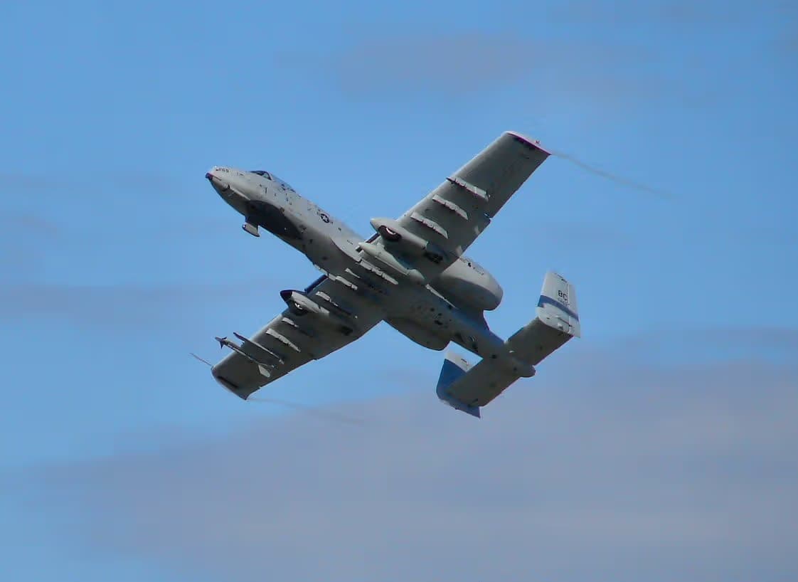 Unidentified — Twin-engine aircraft