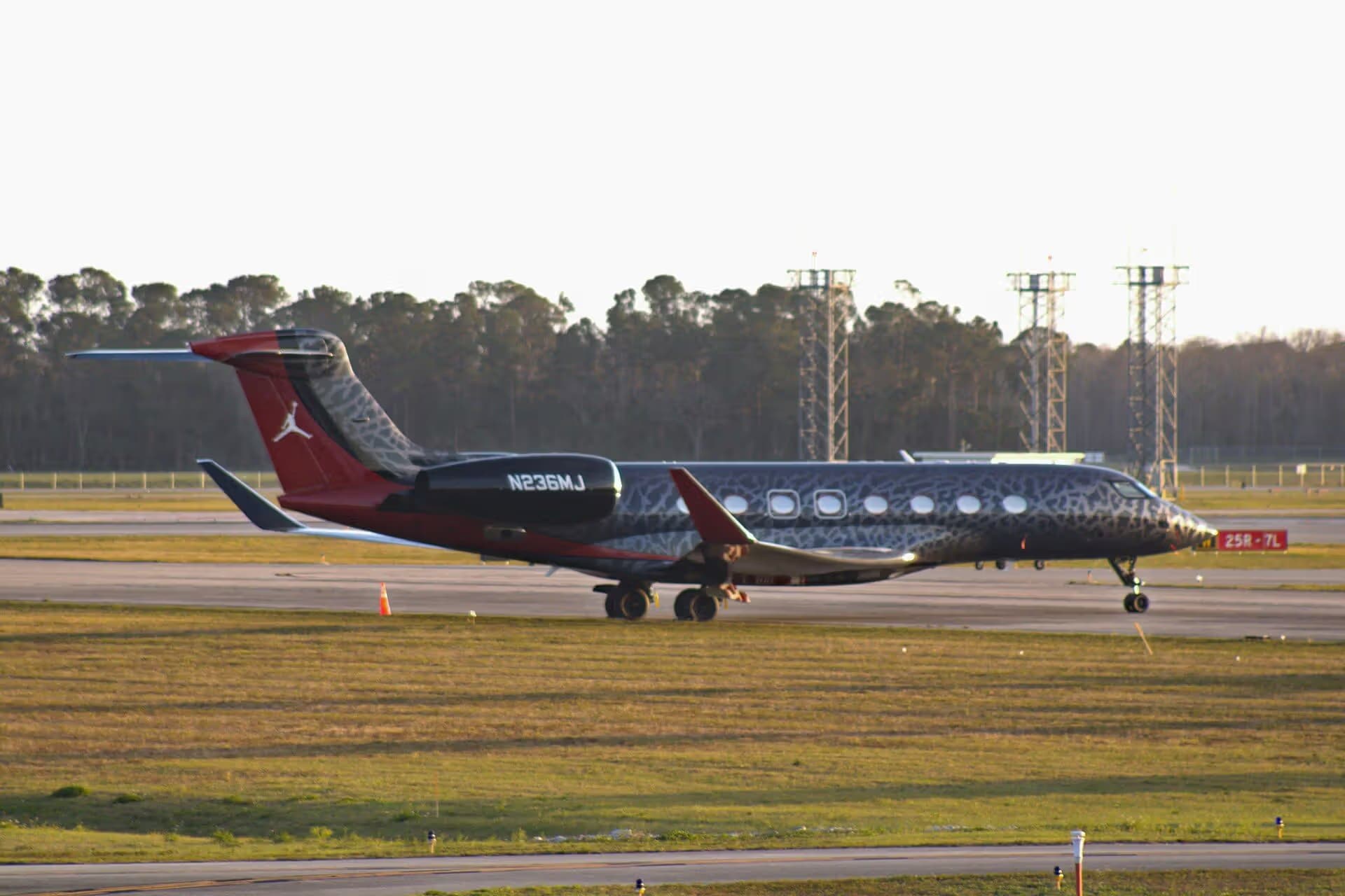 N236MJ — Gulfstream