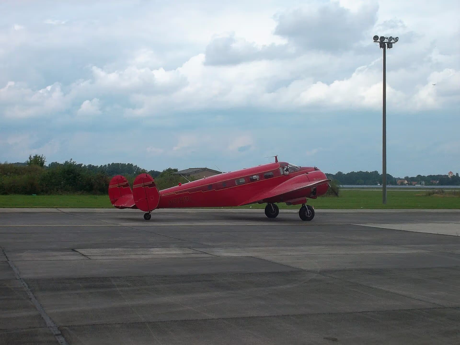 N868L — Beech