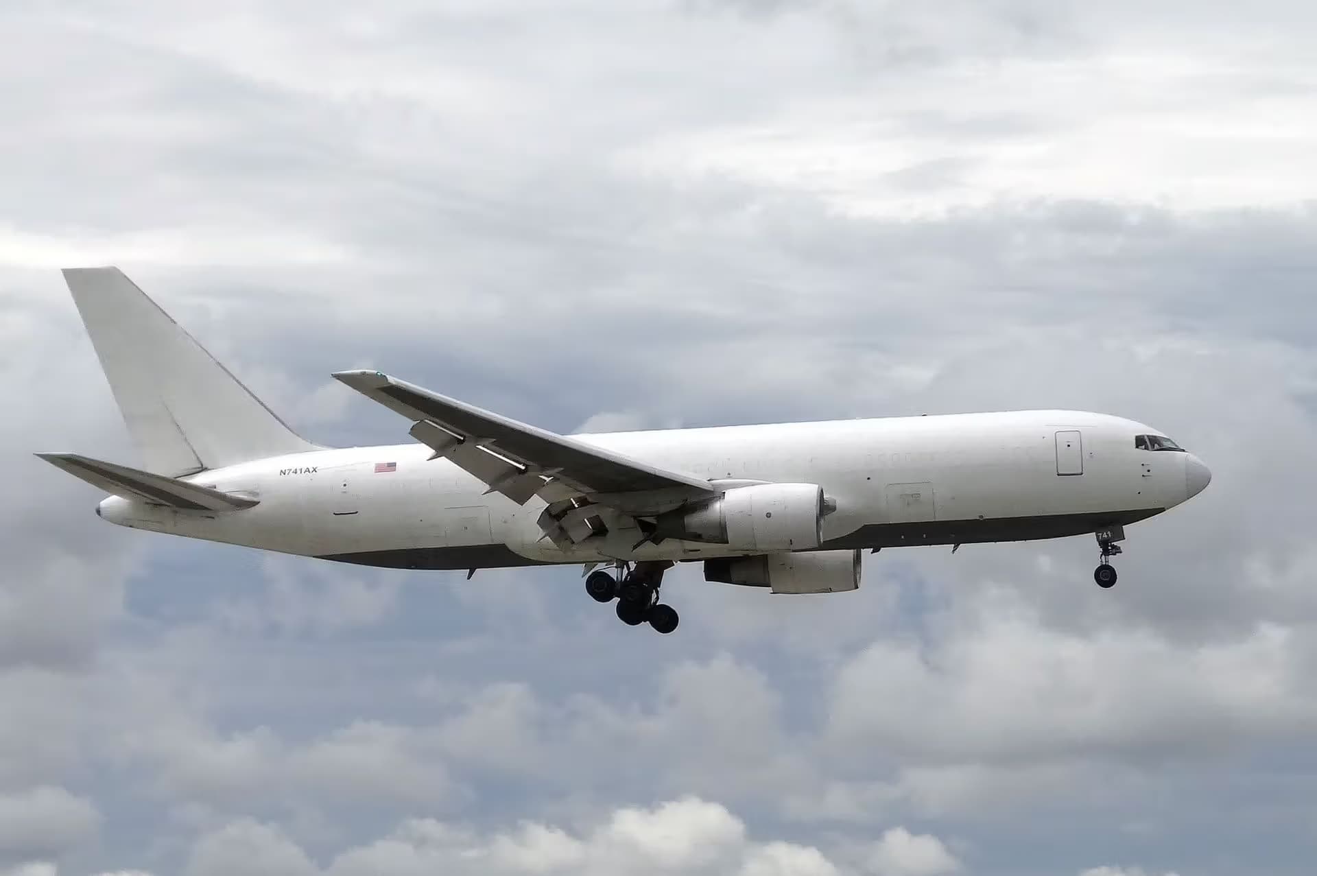N741AX — Twin-engine aircraft