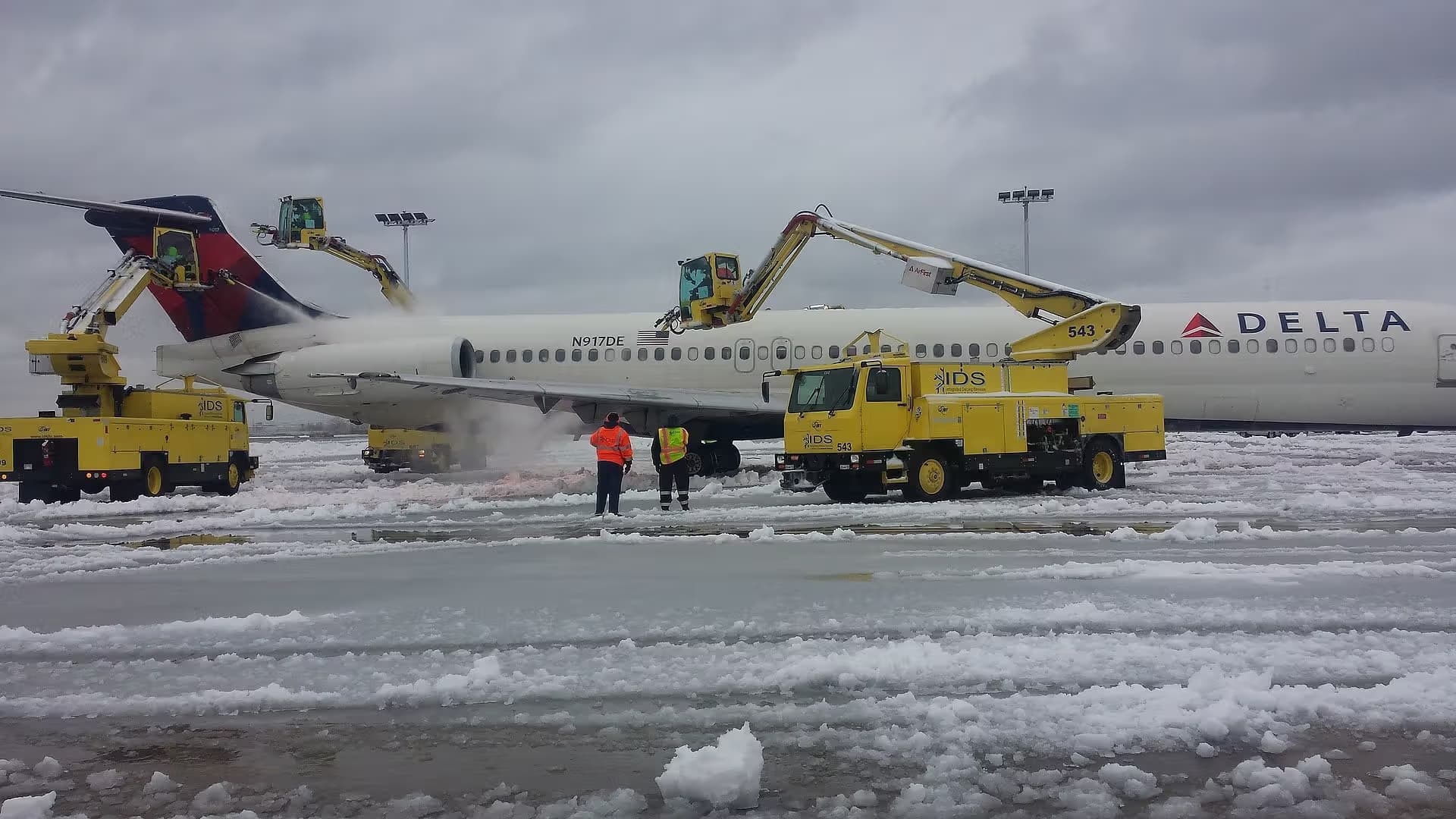 N917DE — Aircraft at Philadelphia International Airport