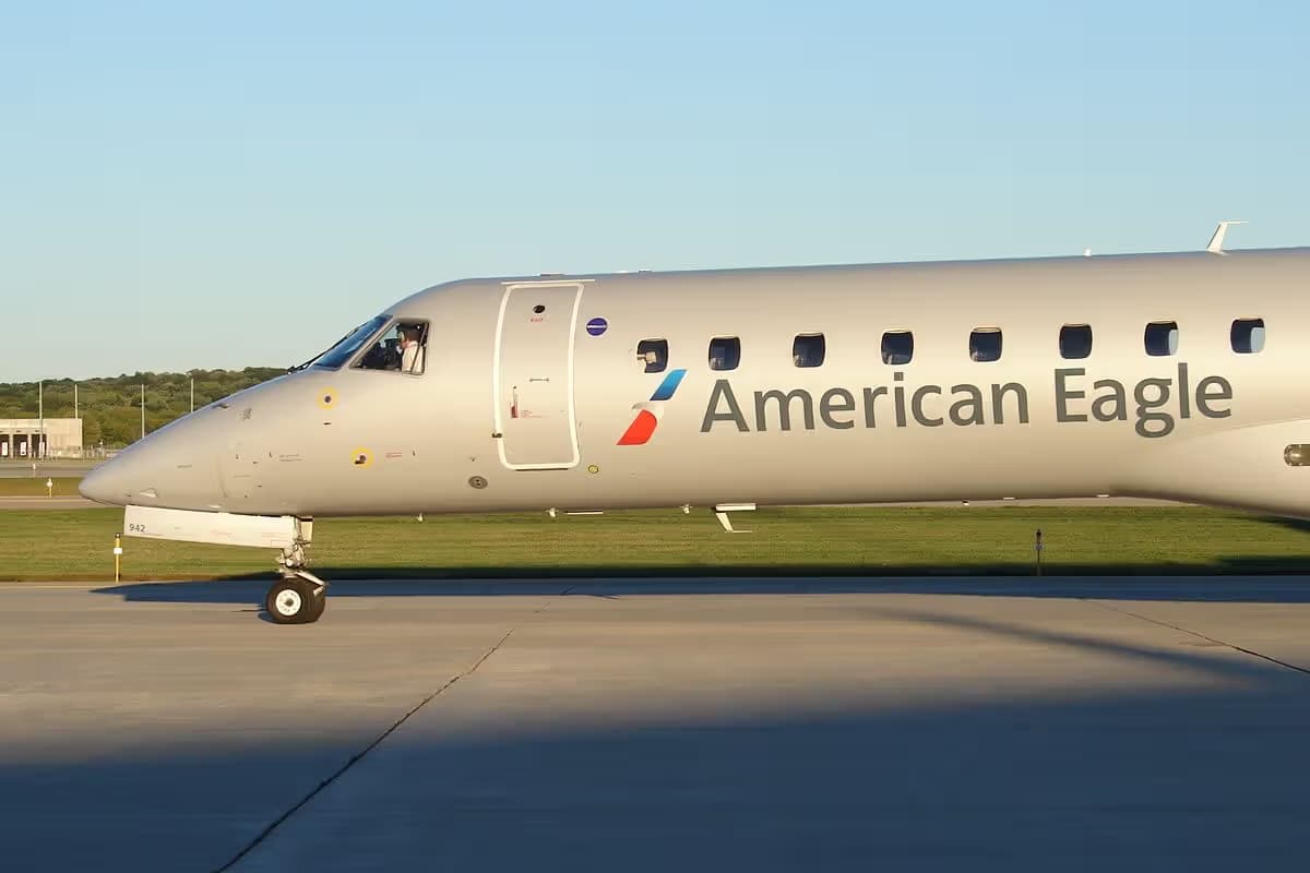 N942LL — Embraer