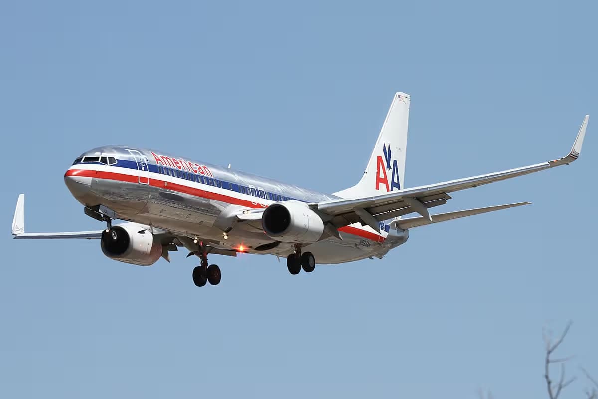 N934AN — Twin-engine aircraft