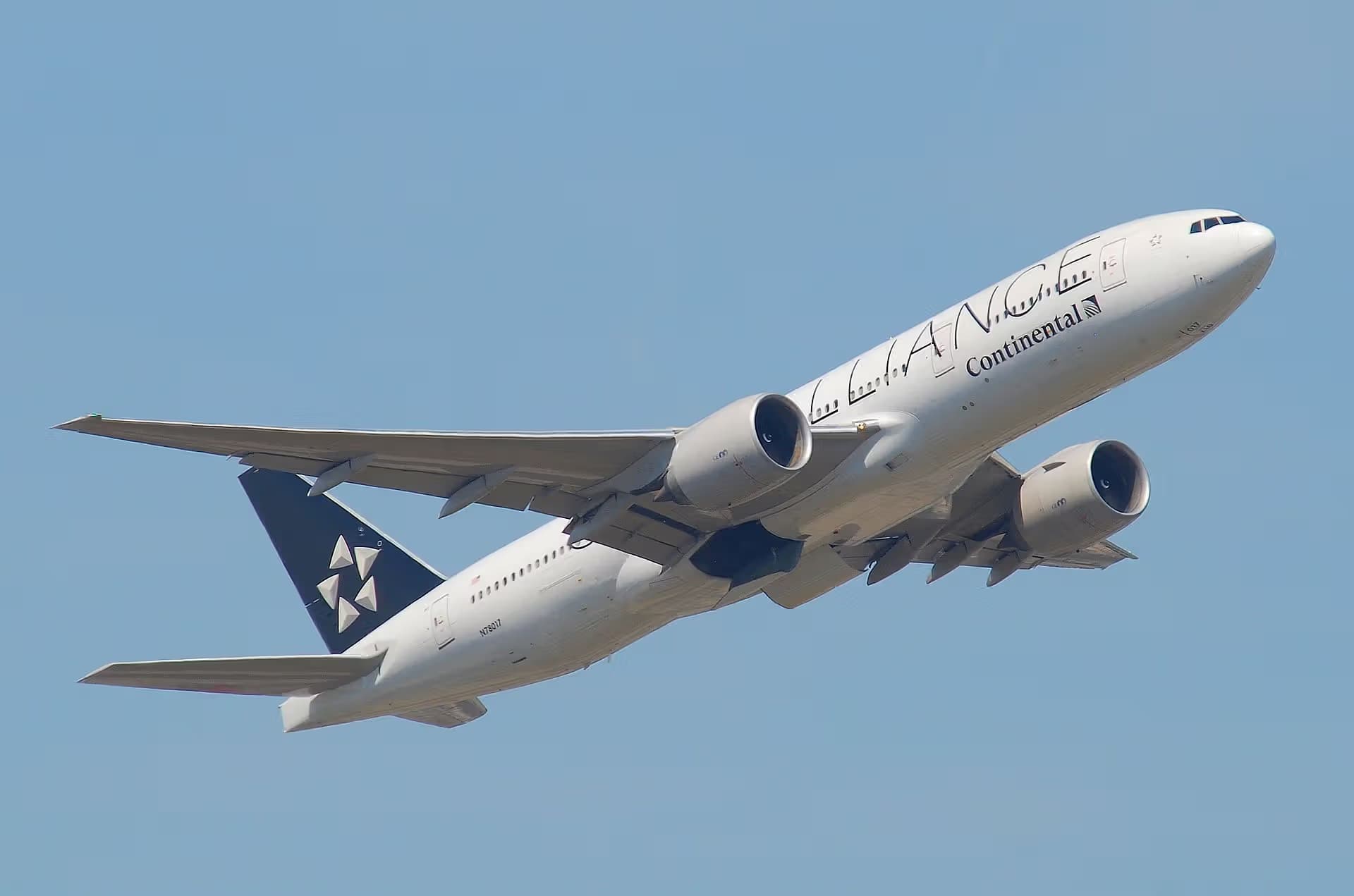 N78017 — Boeing