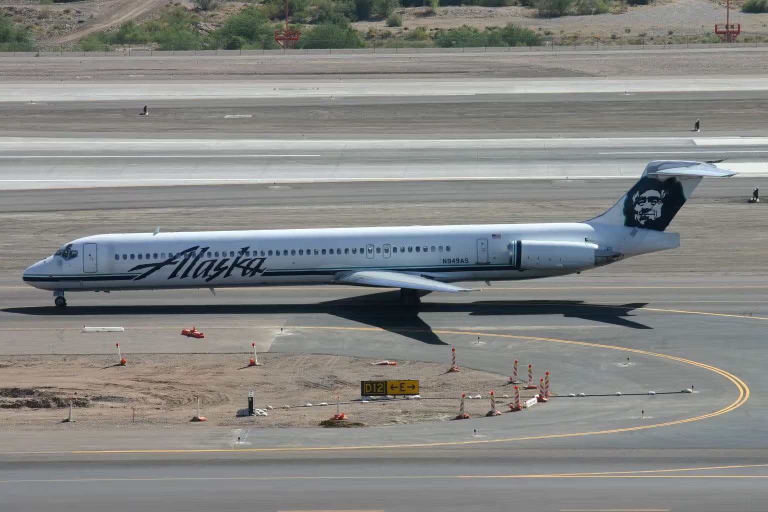 N949AS — Twin-engine aircraft
