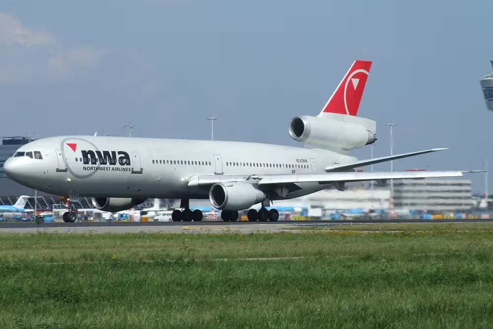 N240NW — Aircraft