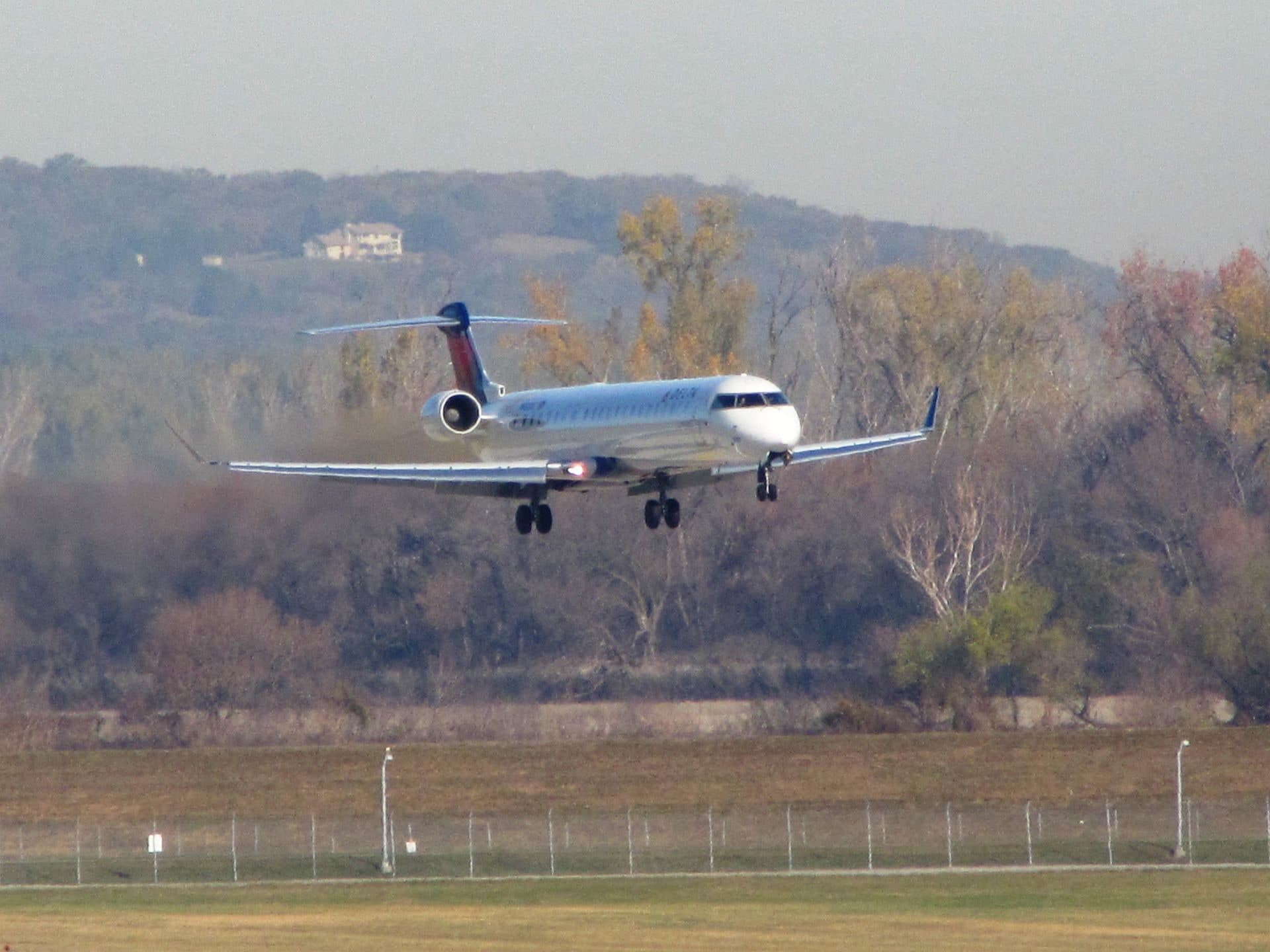 N930XJ — Twin-engine aircraft