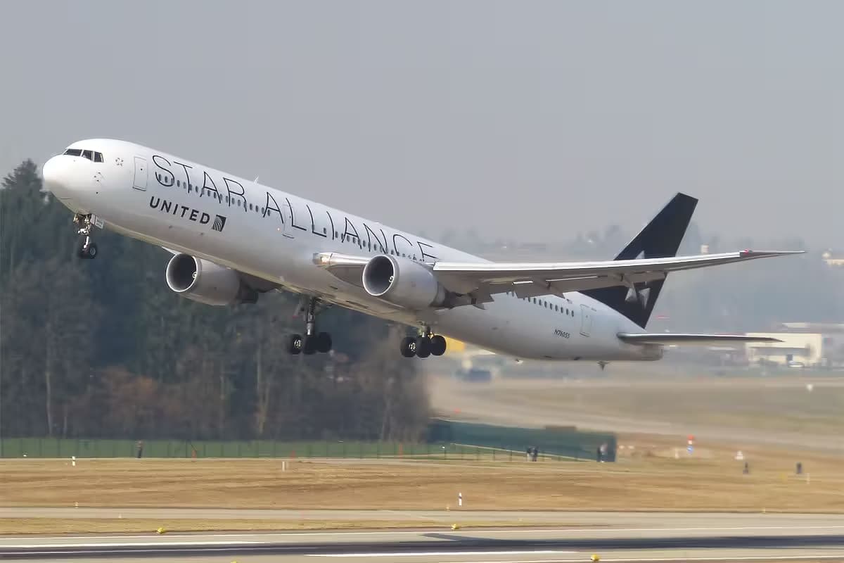 N76055 — Boeing