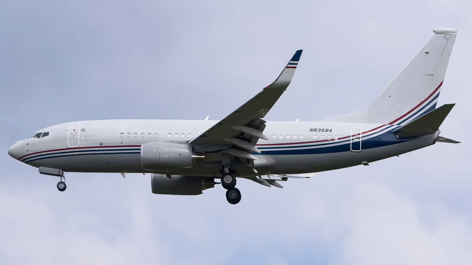 N835BA — Twin-engine aircraft