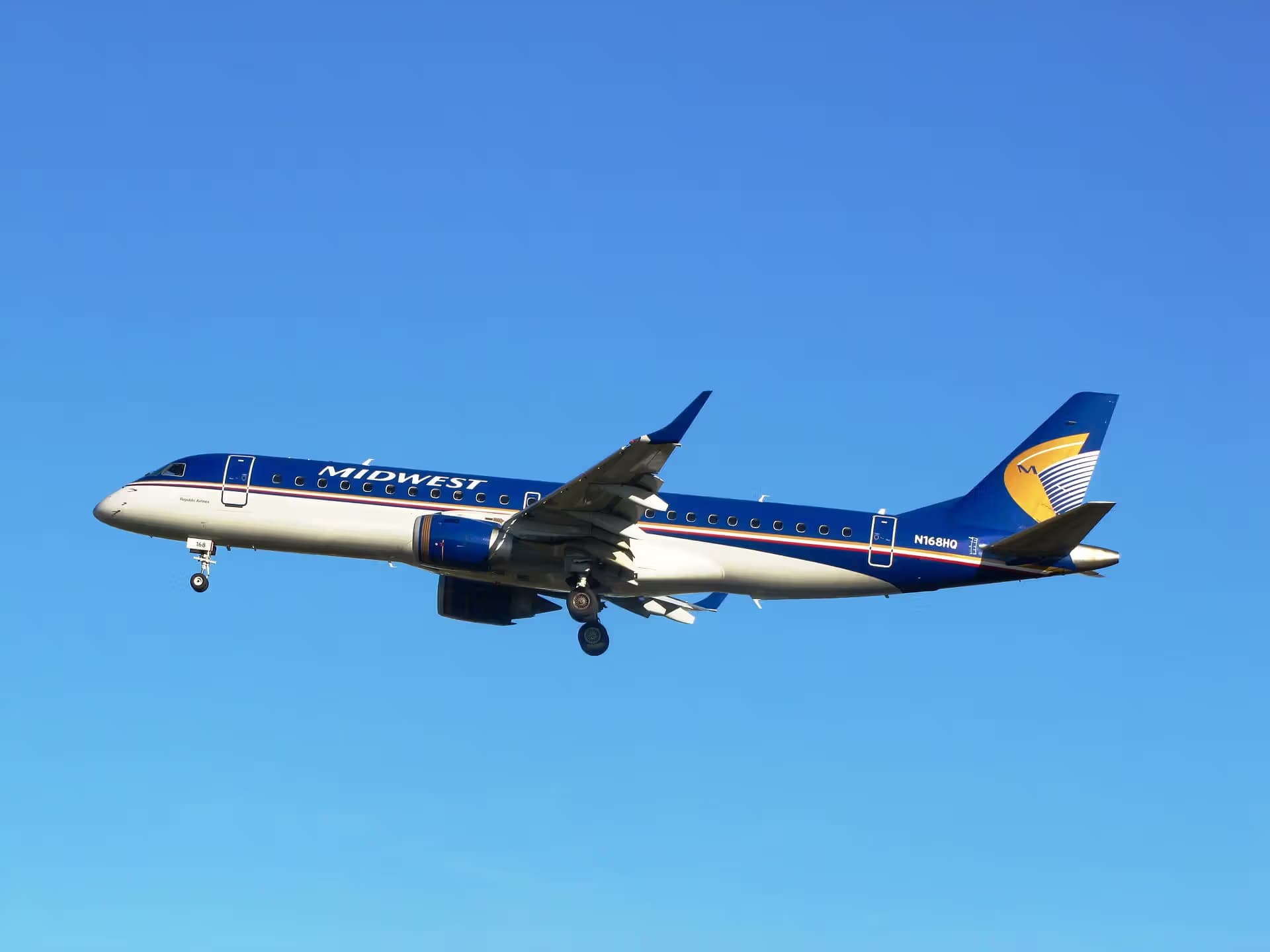 N168HQ — Twin-engine aircraft