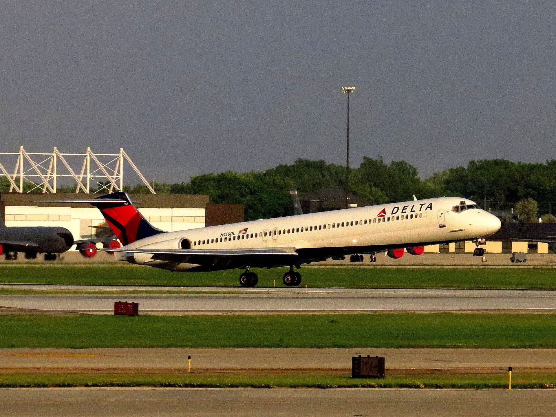 N956DL — Aircraft