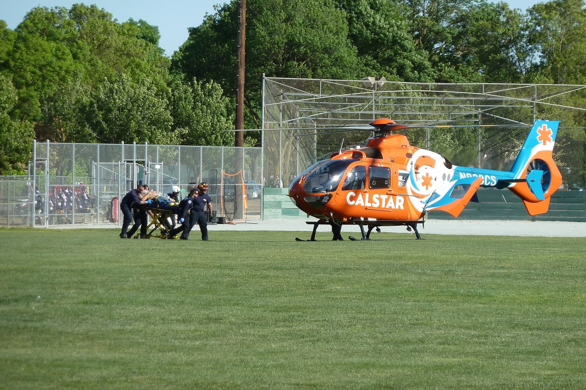 N833CS — Helicopter