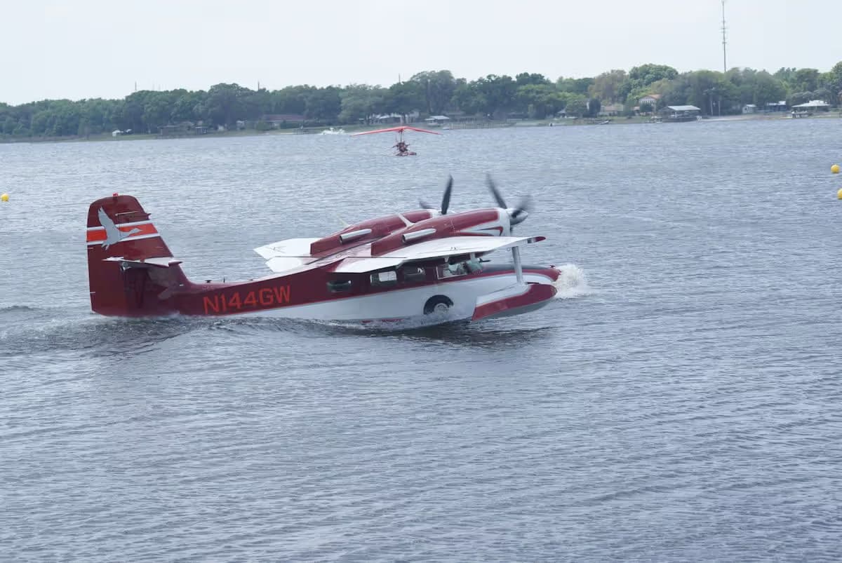 N144GW — Twin-engine aircraft