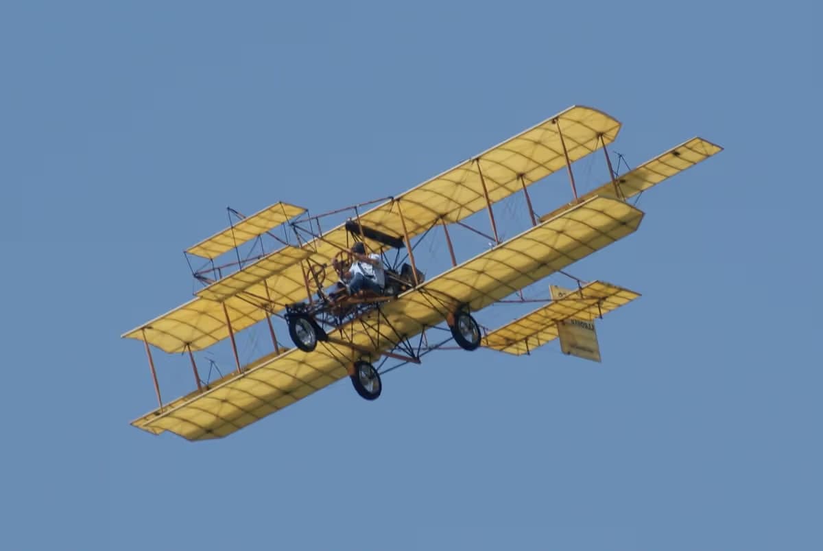 Unidentified — Aircraft