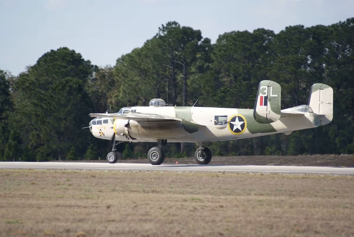 Unidentified — Twin-engine aircraft
