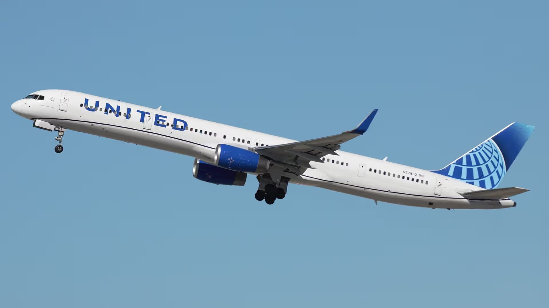 N57852 — Twin-engine aircraft