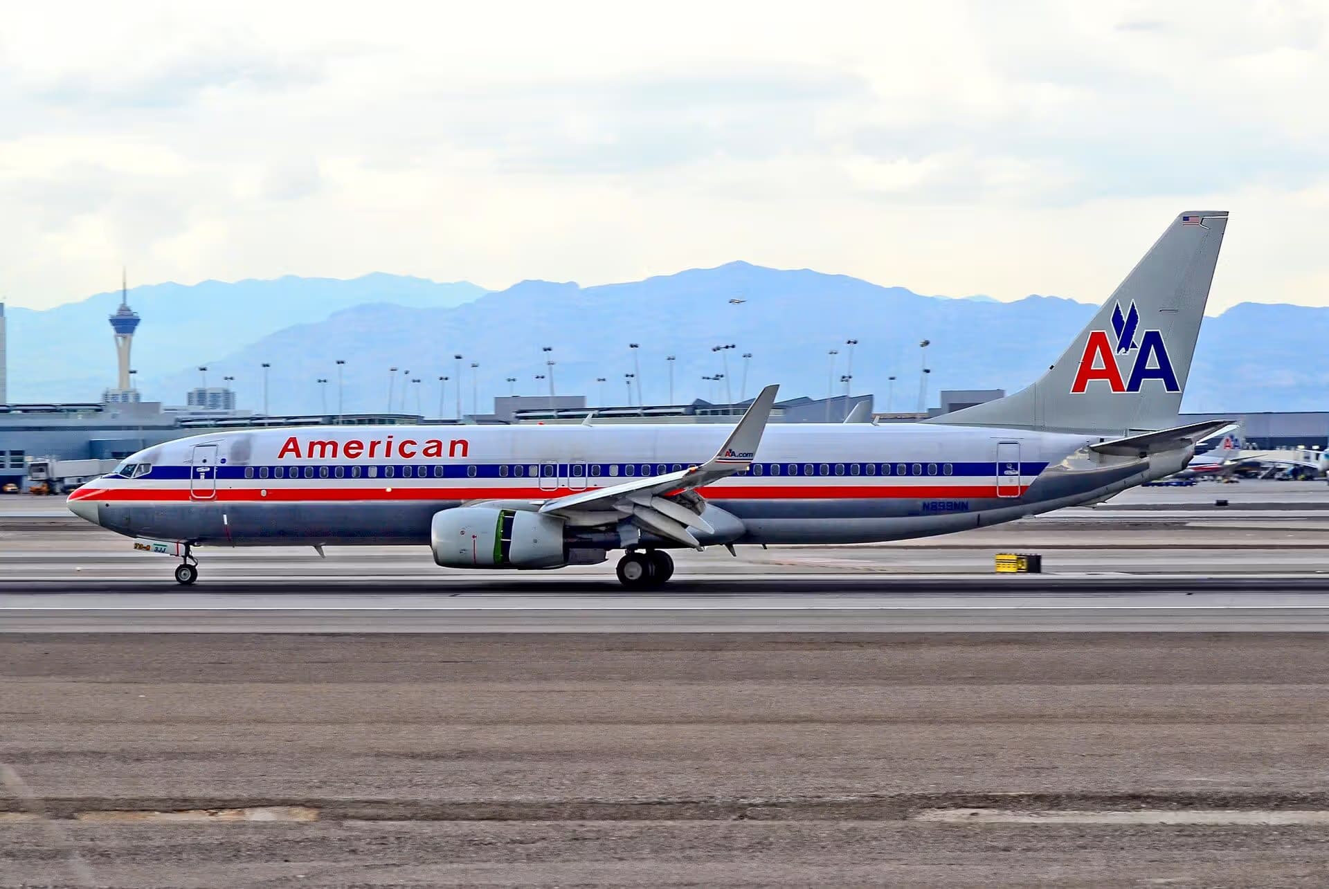 N899NN — Twin-engine aircraft