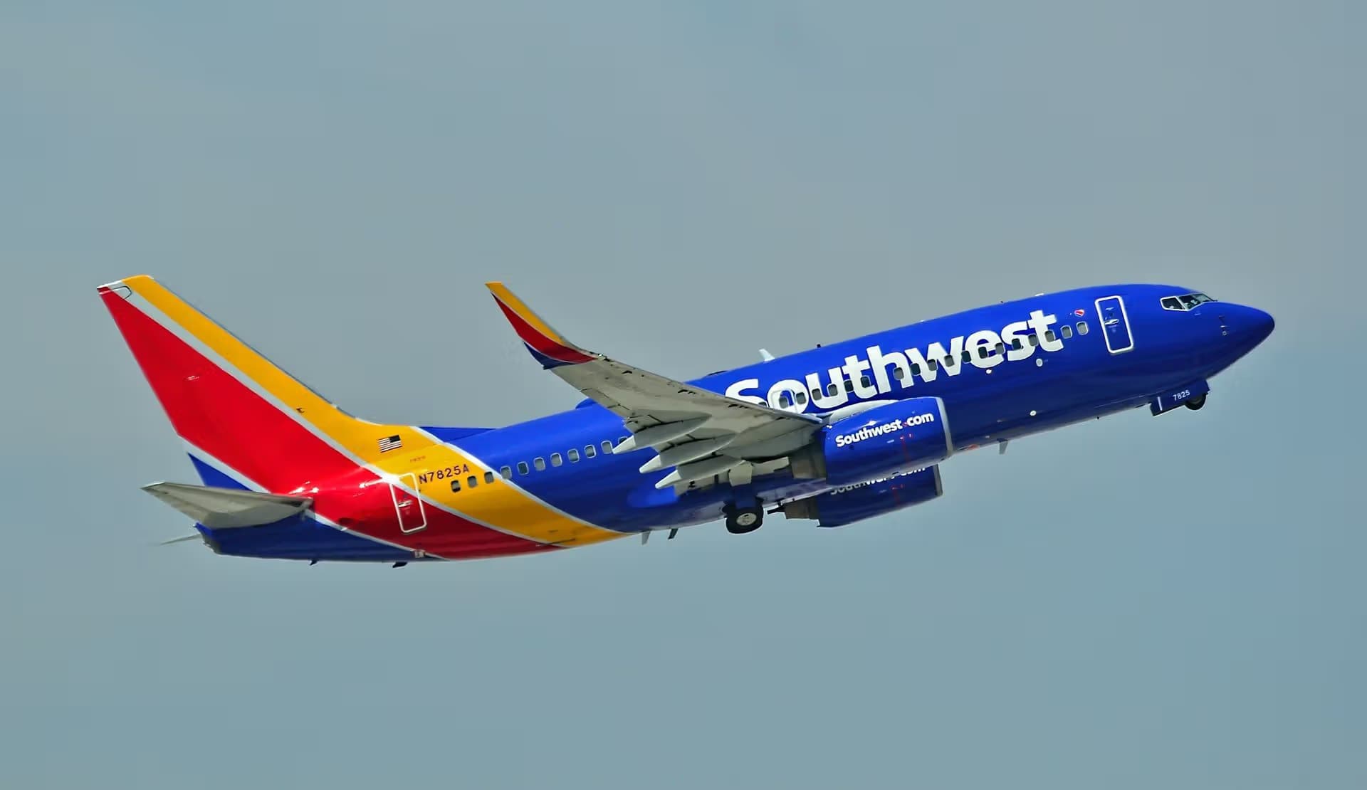 N7825A — Boeing