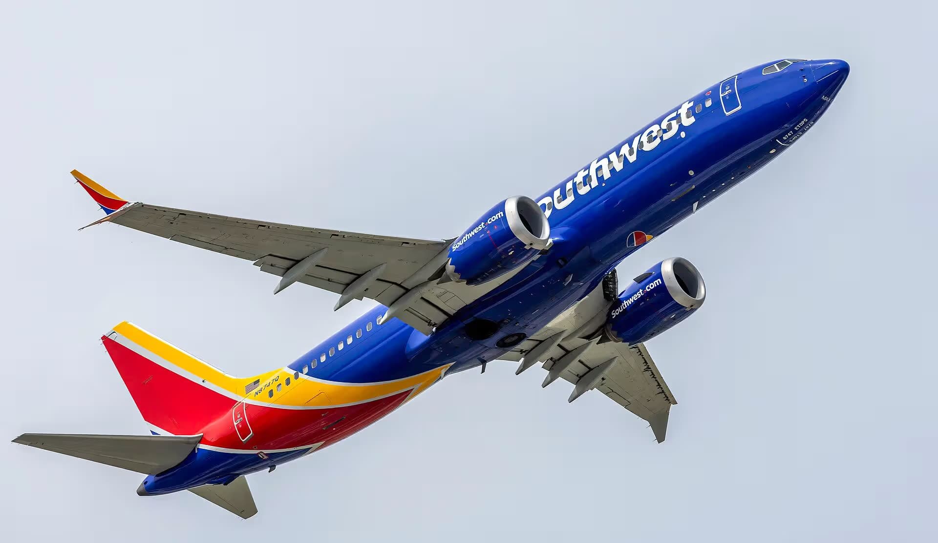 N8747Q — Twin-engine aircraft
