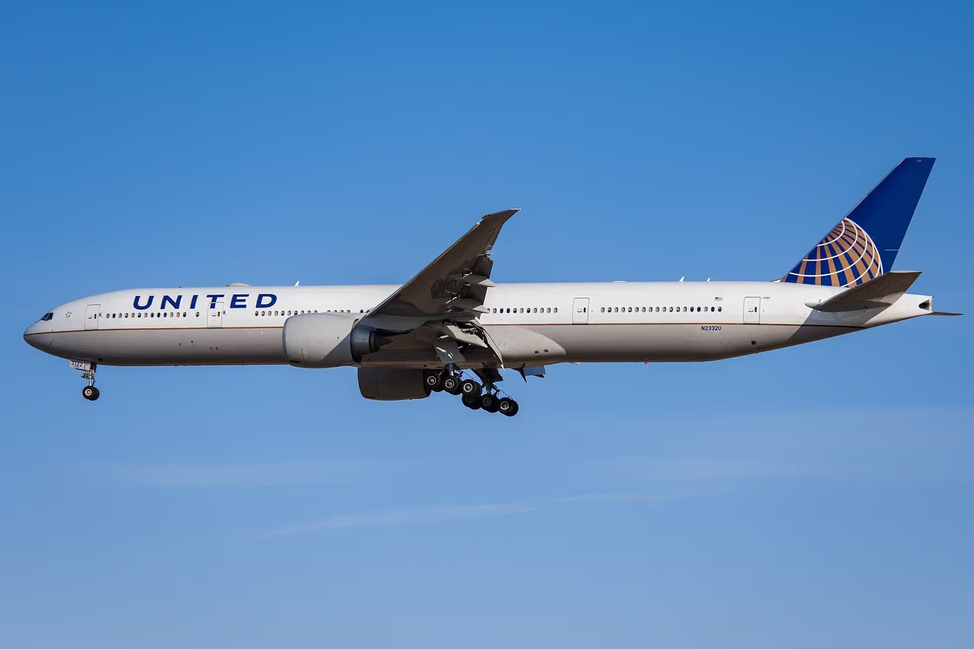 N2332U — Boeing