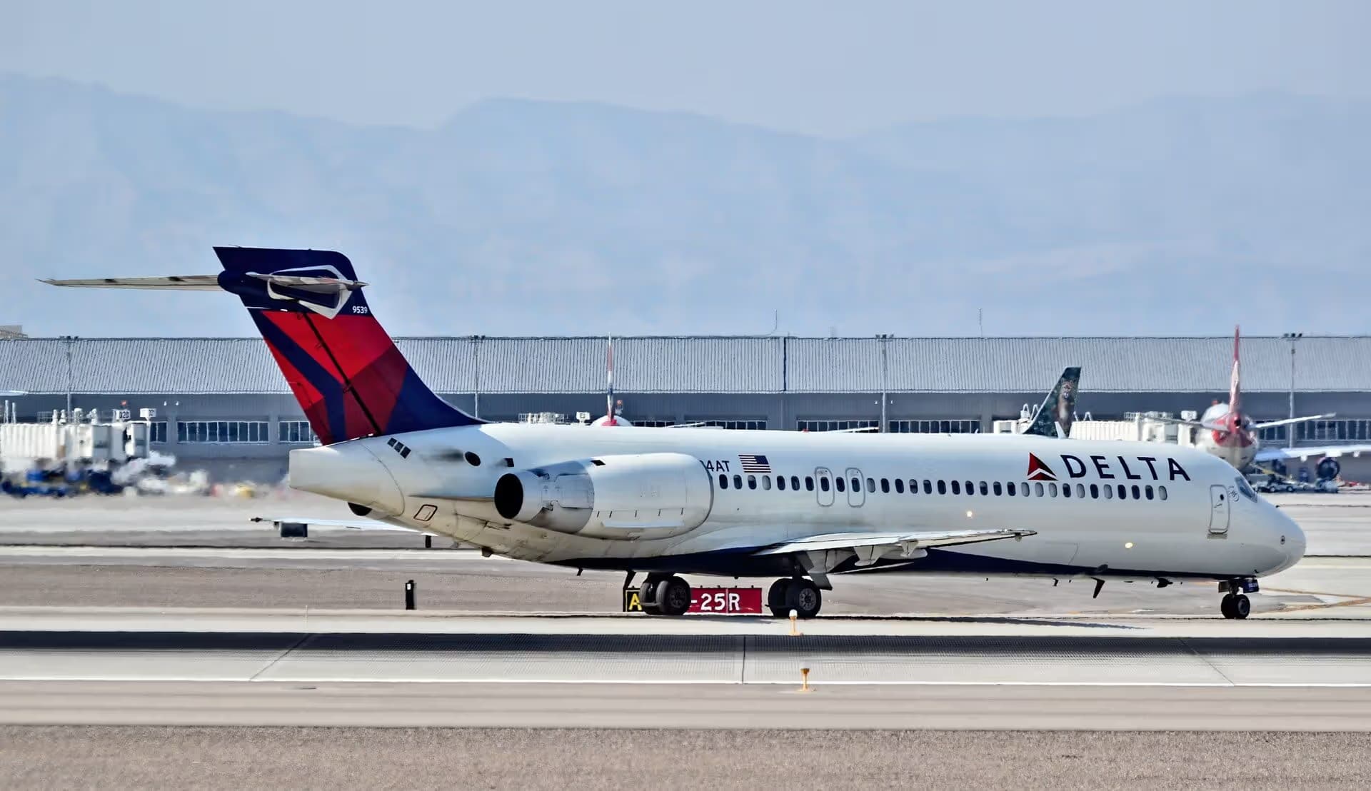 N994AT — Twin-engine aircraft