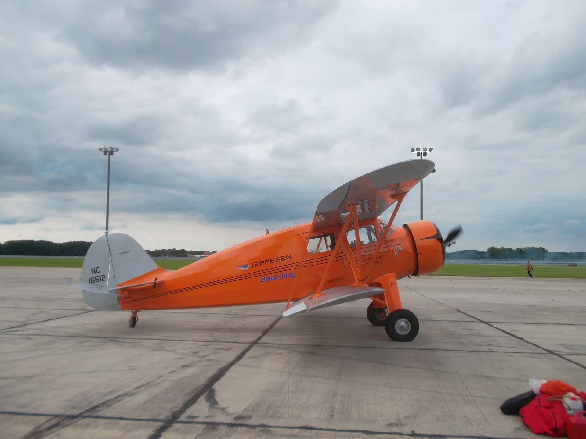 Unidentified — Single-engine aircraft