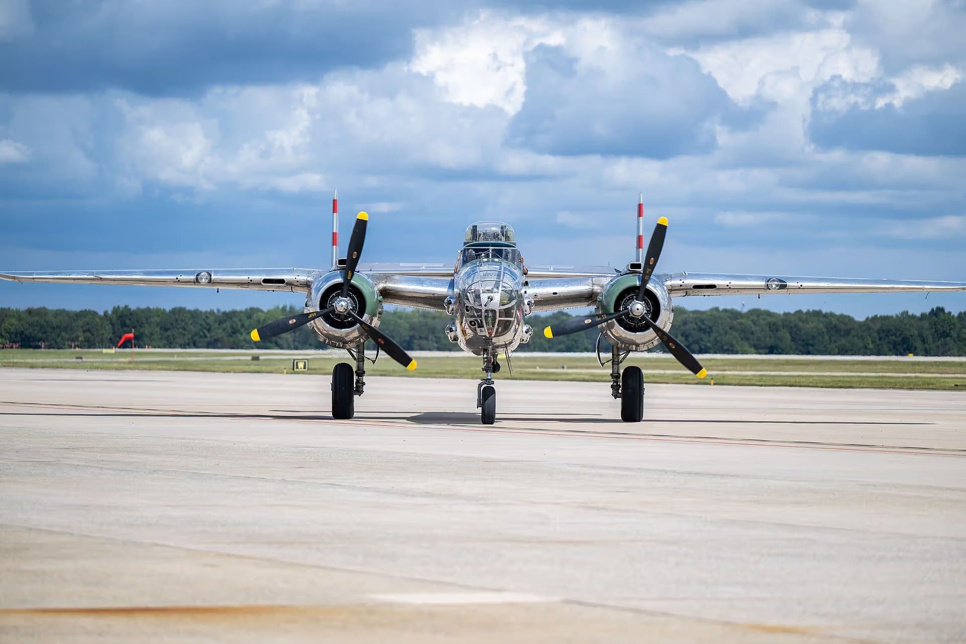 Unidentified — Twin-engine aircraft
