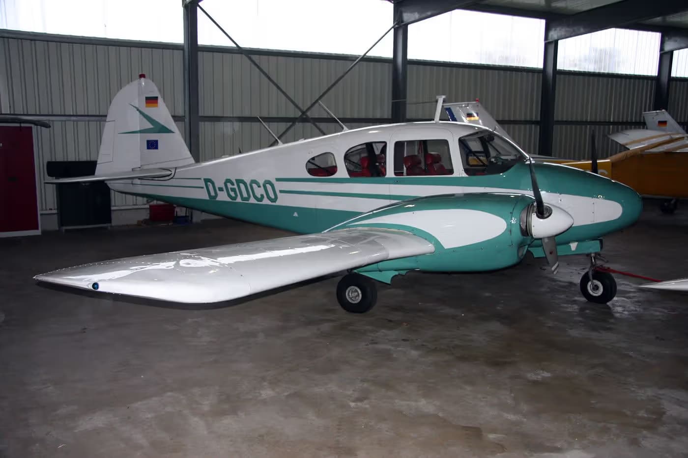 D-GDCO — Twin-engine aircraft