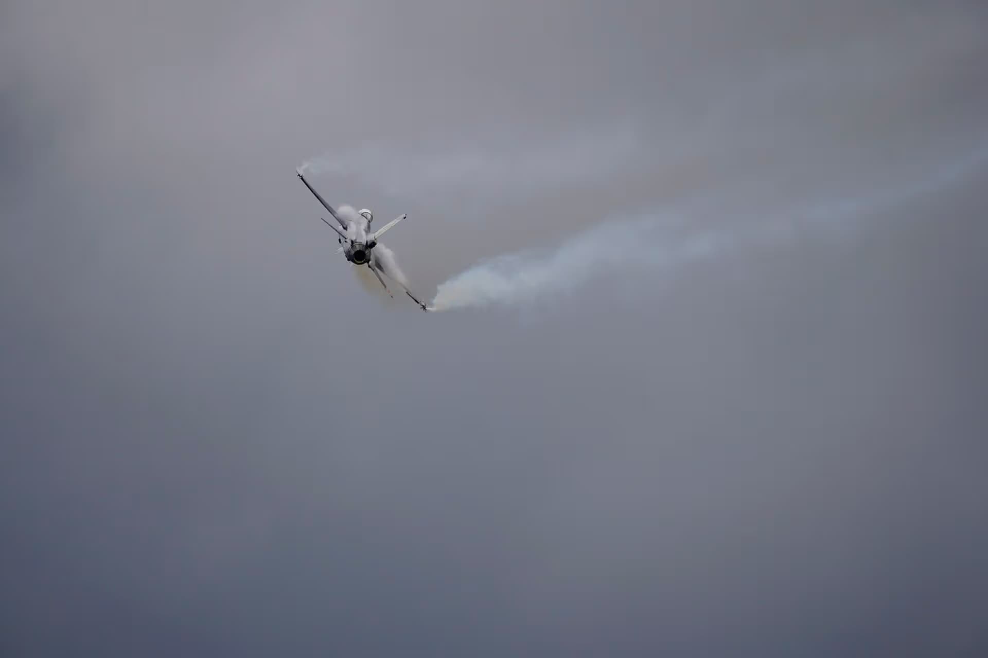 Unidentified — Single-engine aircraft