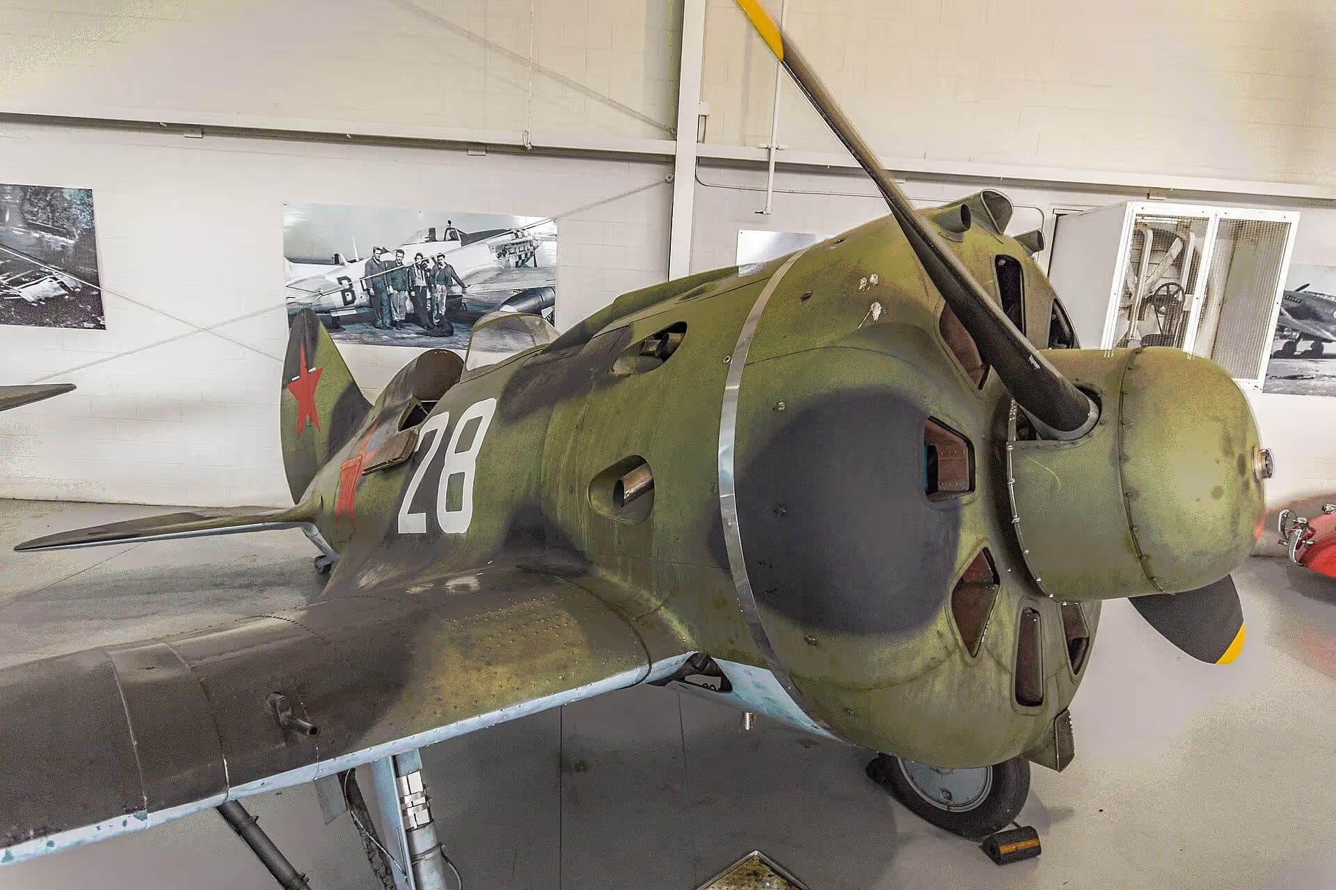 Unidentified — Single-engine aircraft