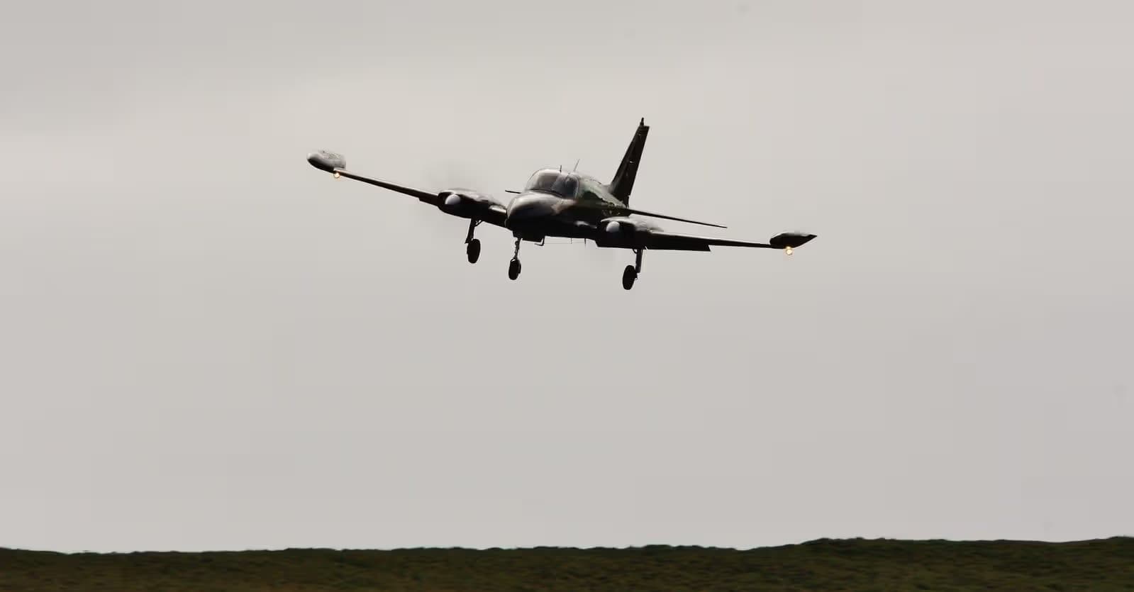 N1909G — Twin-engine aircraft
