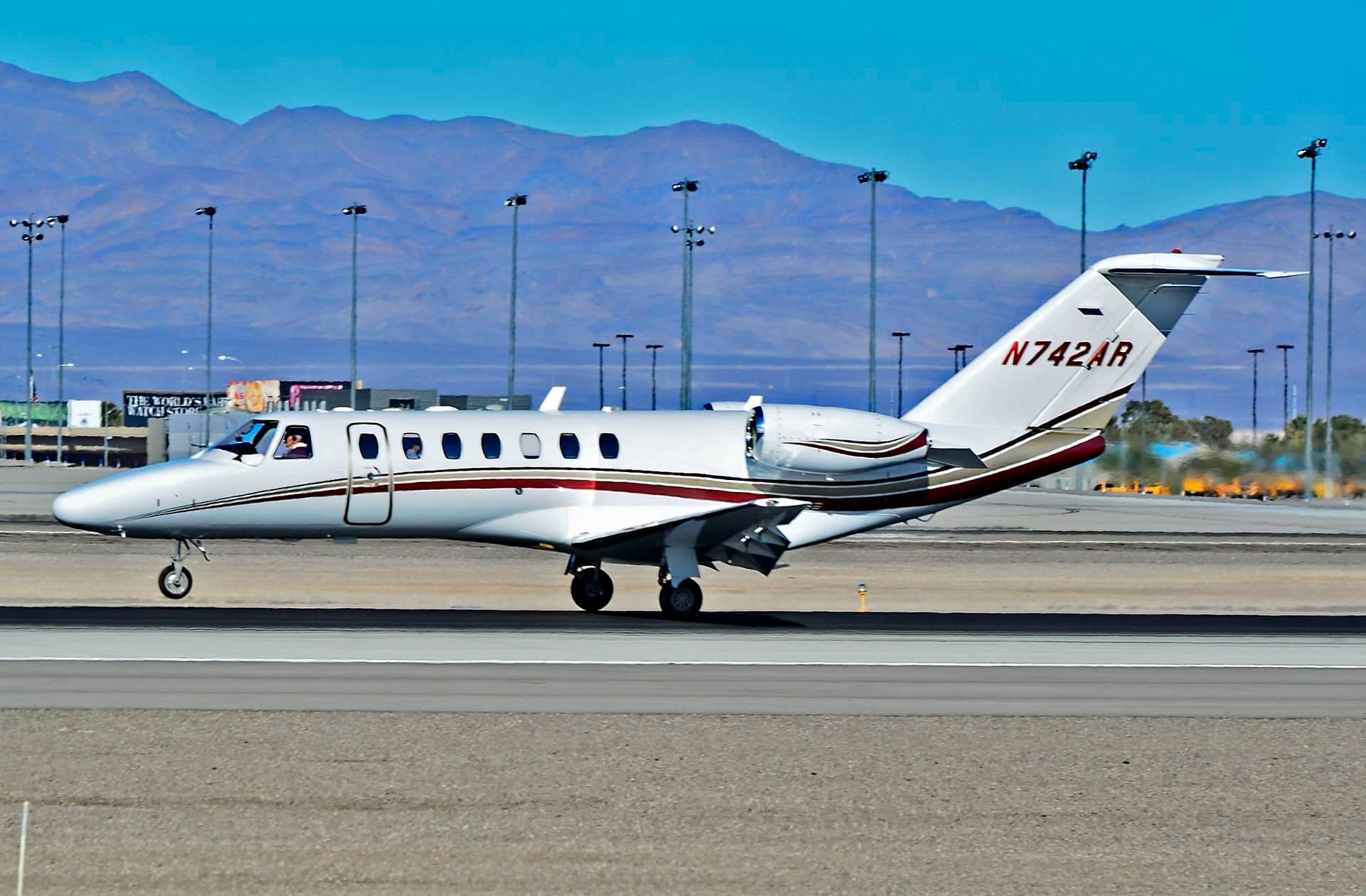 N742AR — Business jet